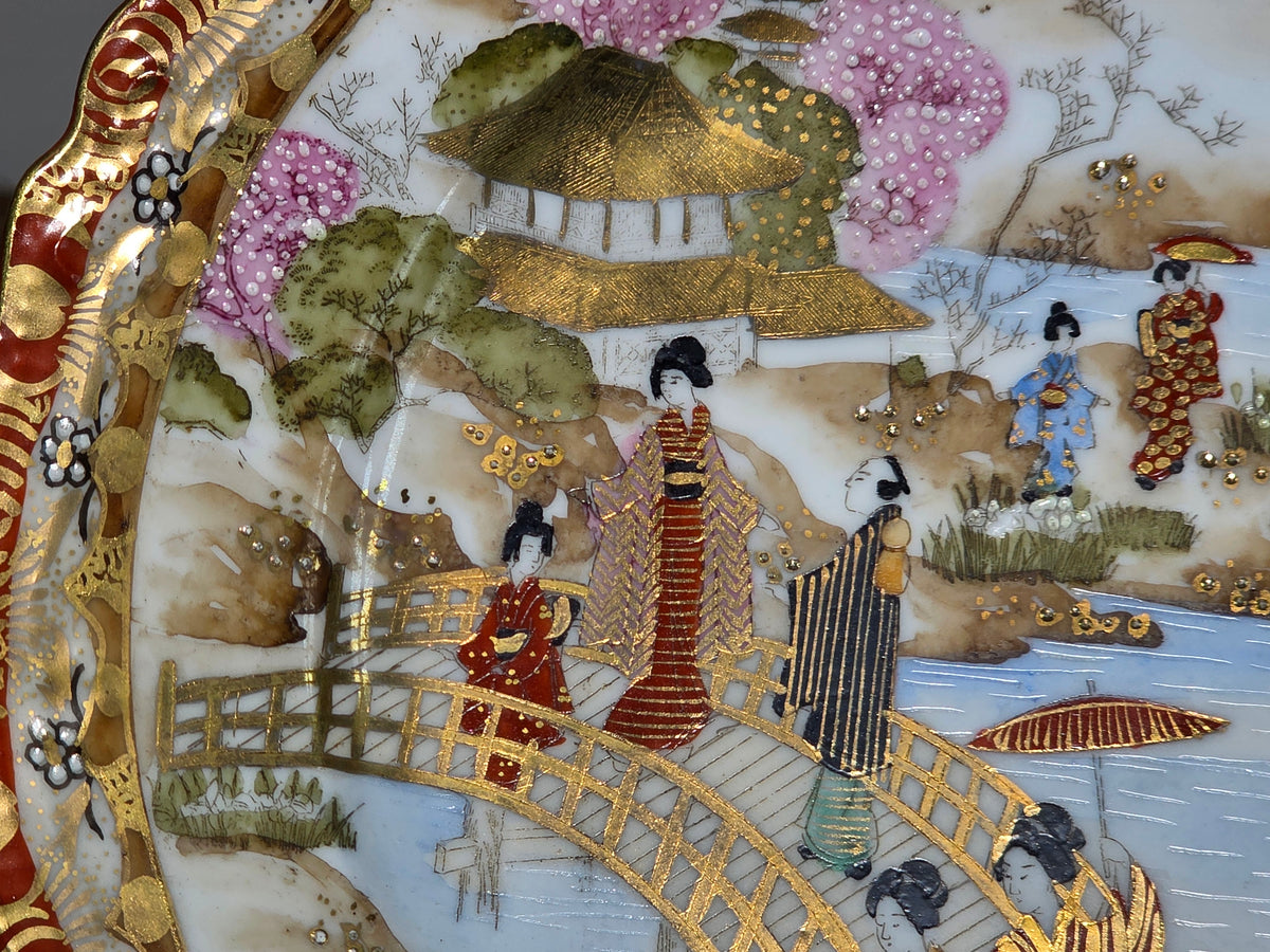 Vintage Kutani Moriage Geisha Scalloped Plate Hand Painted Japan Gold Gilt 9"