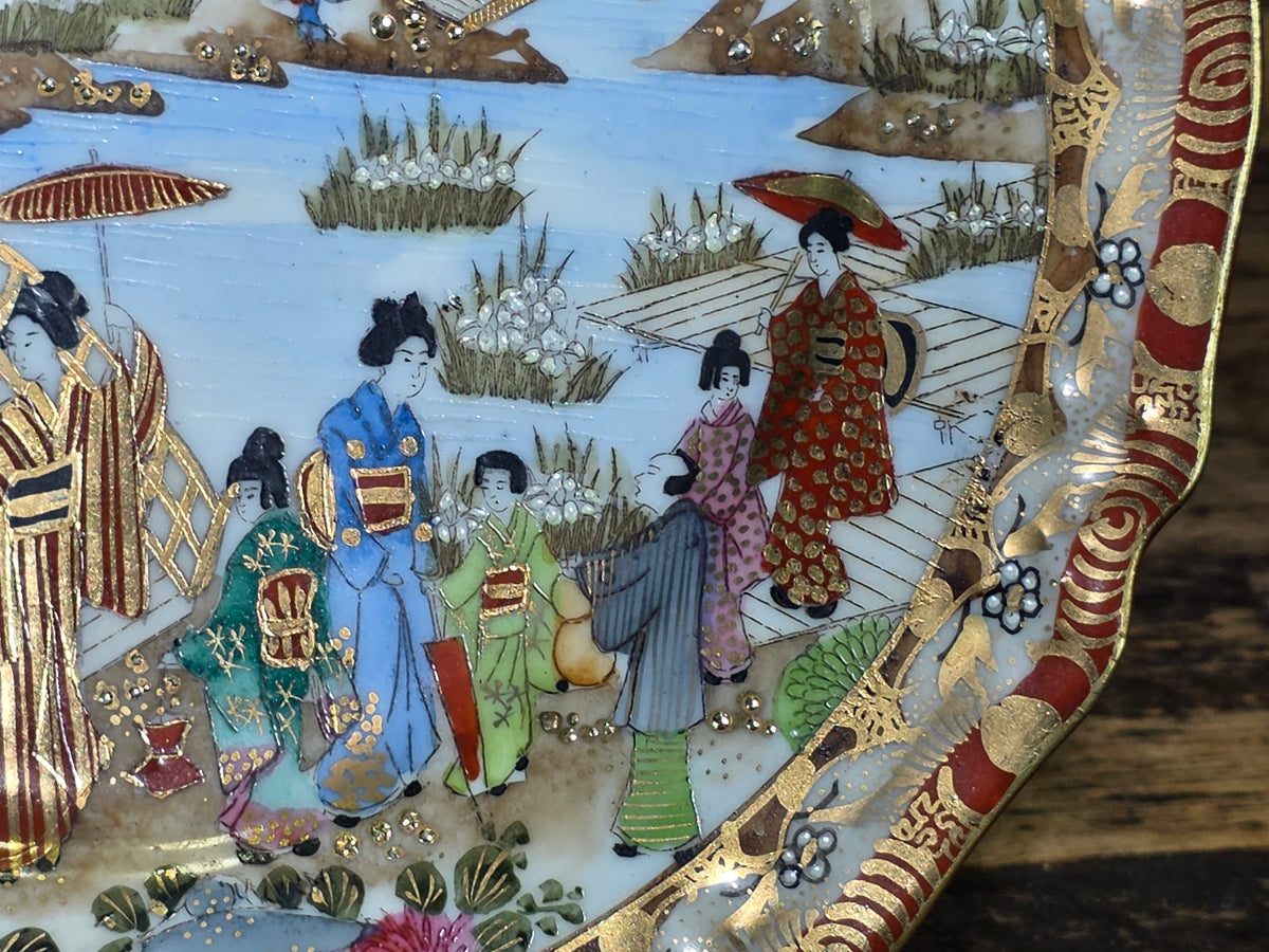 Vintage Kutani Moriage Geisha Scalloped Plate Hand Painted Japan Gold Gilt 9"
