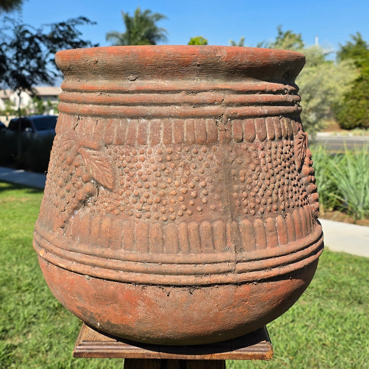 Vtg Terracotta Grape Planter Relief Raised Berry Vine Tuscan Garden 17" Large