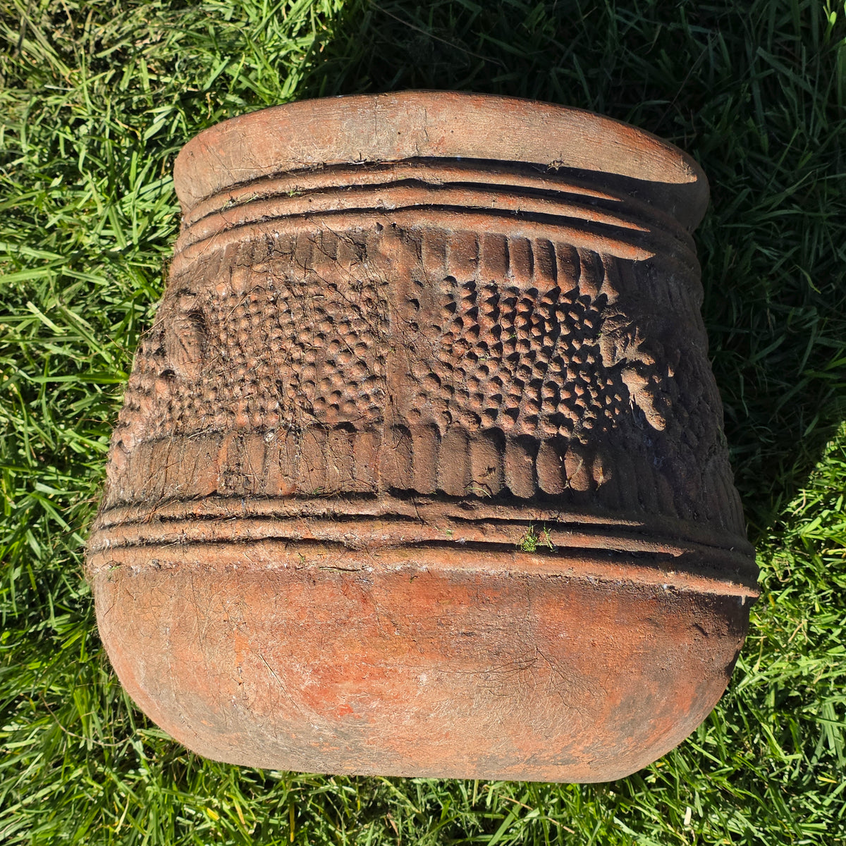 Vtg Terracotta Grape Planter Relief Raised Berry Vine Tuscan Garden 17" Large