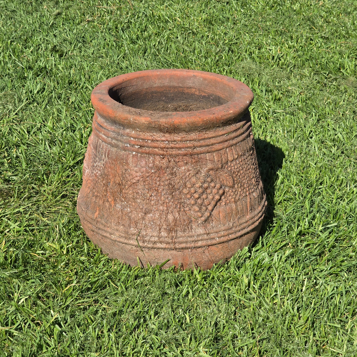 Vtg Terracotta Grape Planter Relief Raised Berry Vine Tuscan Garden 17" Large