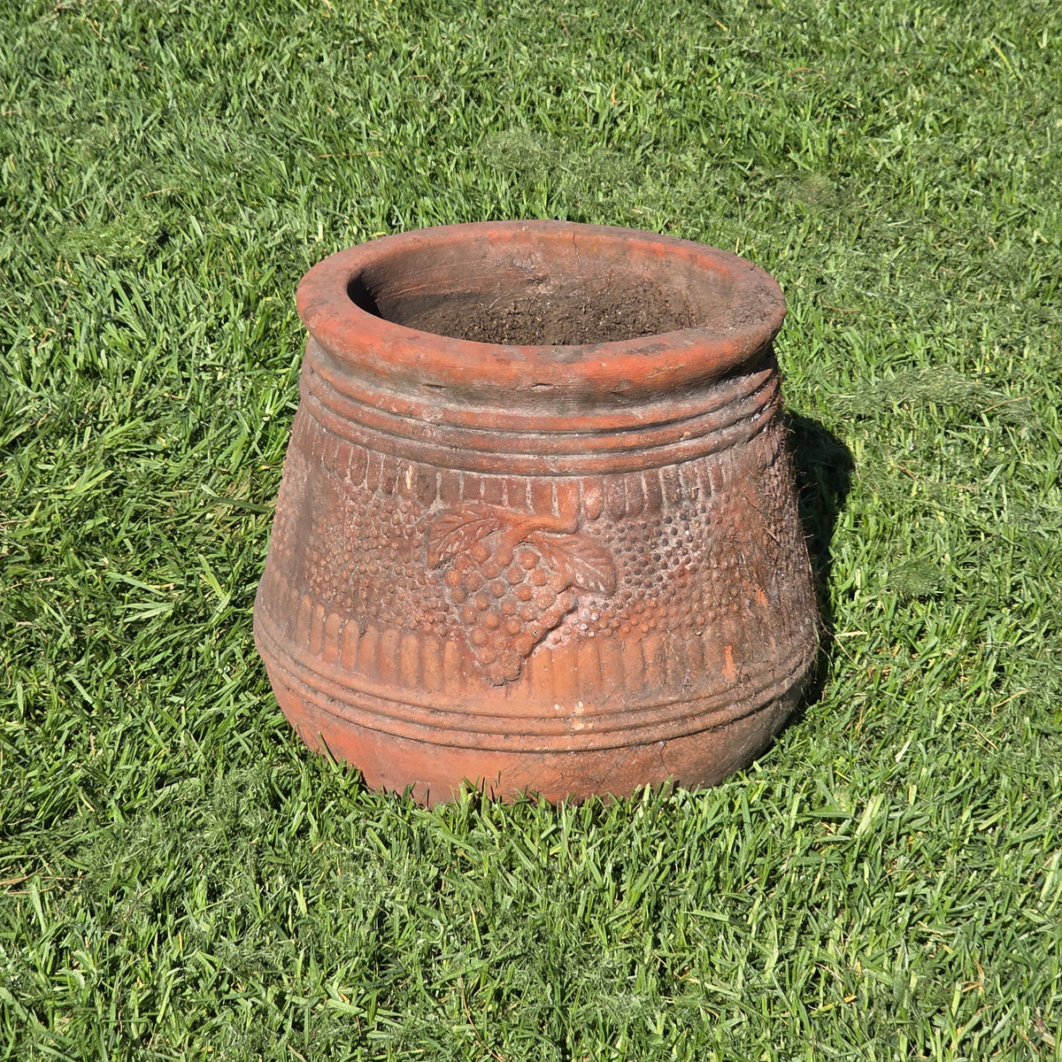 Vtg Terracotta Grape Planter Relief Raised Berry Vine Tuscan Garden 17" Large