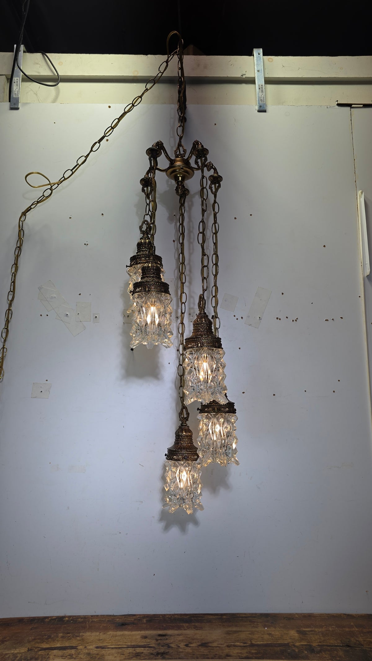 Vintage 1975 EK Hollywood Regency Brass 5 Light Cascade Swag Chandelier Lamp