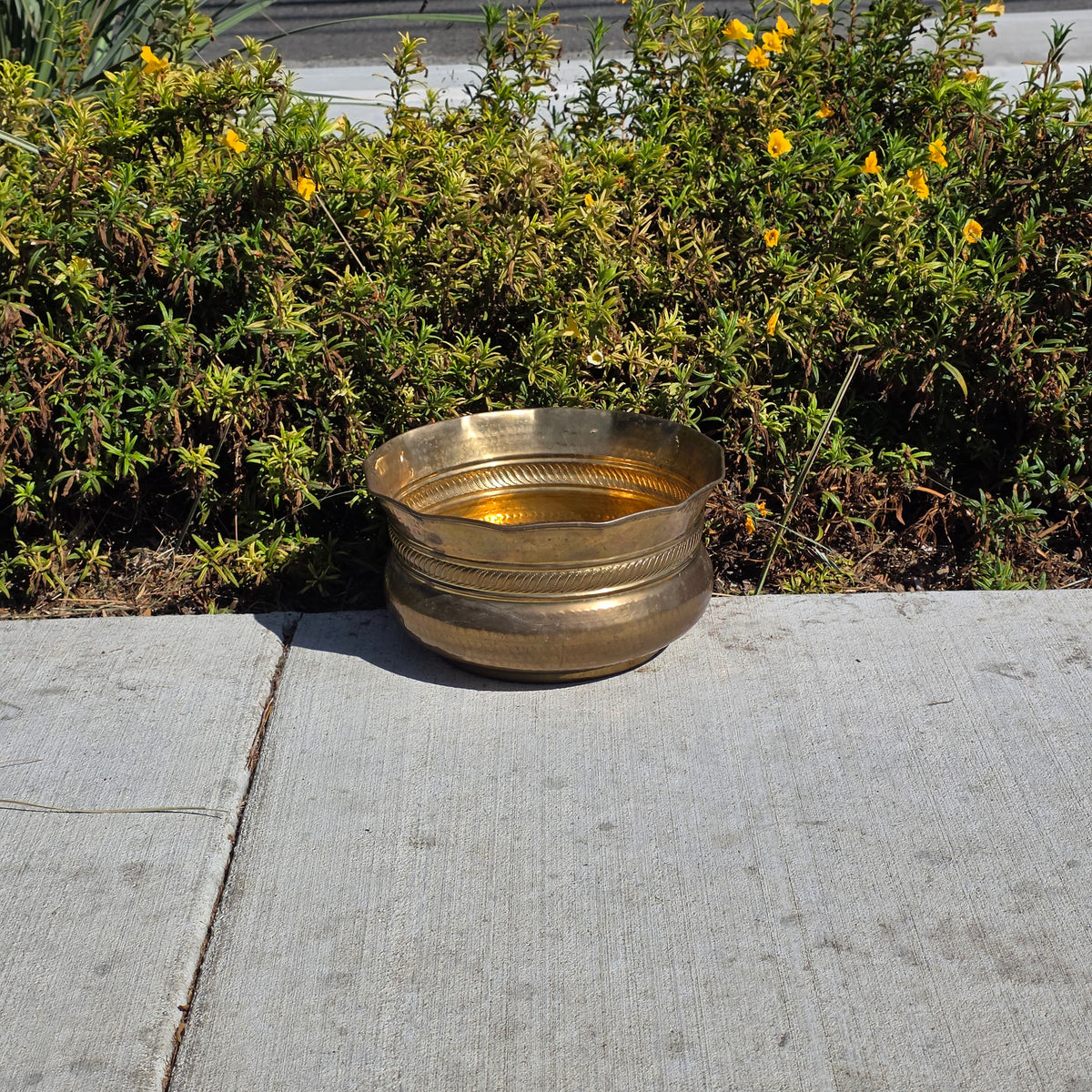 Vintage Solid Brass Planter Bowl 12" India Scalloped Rope Large Jardiniere Gold