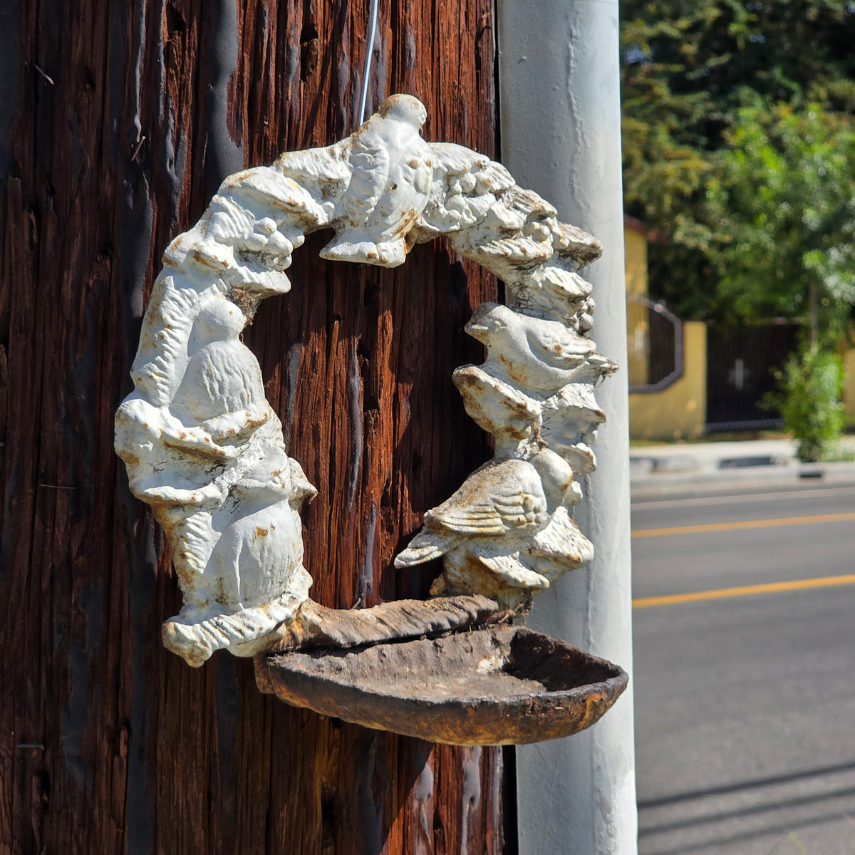 Vintage Cast Iron Bird Feeder Wreath Wall Mount Plaque Shabby White Garden Bath