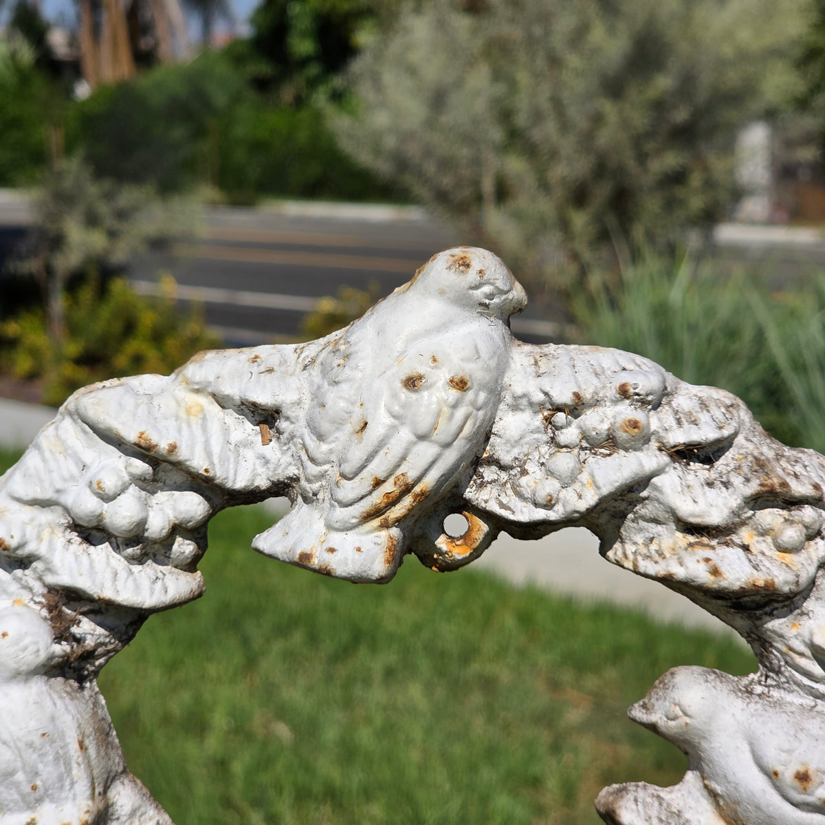 Vintage Cast Iron Bird Feeder Wreath Wall Mount Plaque Shabby White Garden Bath