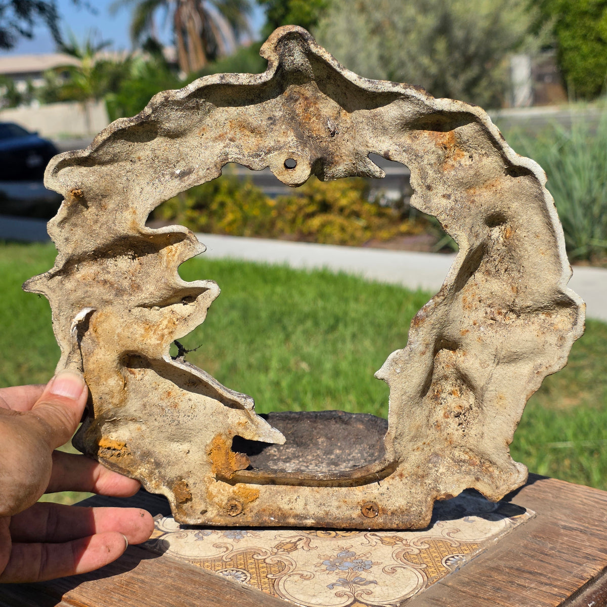 Vintage Cast Iron Bird Feeder Wreath Wall Mount Plaque Shabby White Garden Bath