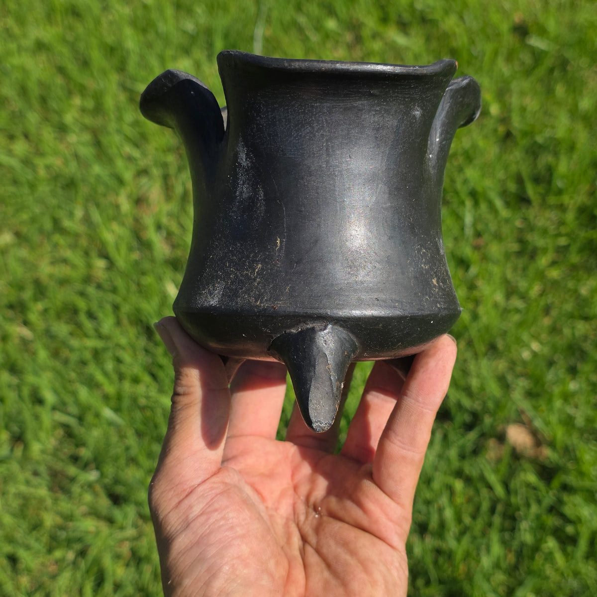 Vintage Mexican Barro Negro Black Clay Pottery Tripod Bowl Oaxaca Ruffled Footed
