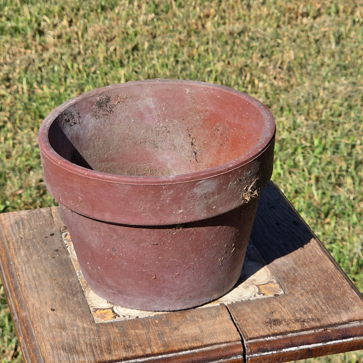 Vtg Terracotta Color Thick Wall Flower Pot Heavy Composite Round Planter Garden
