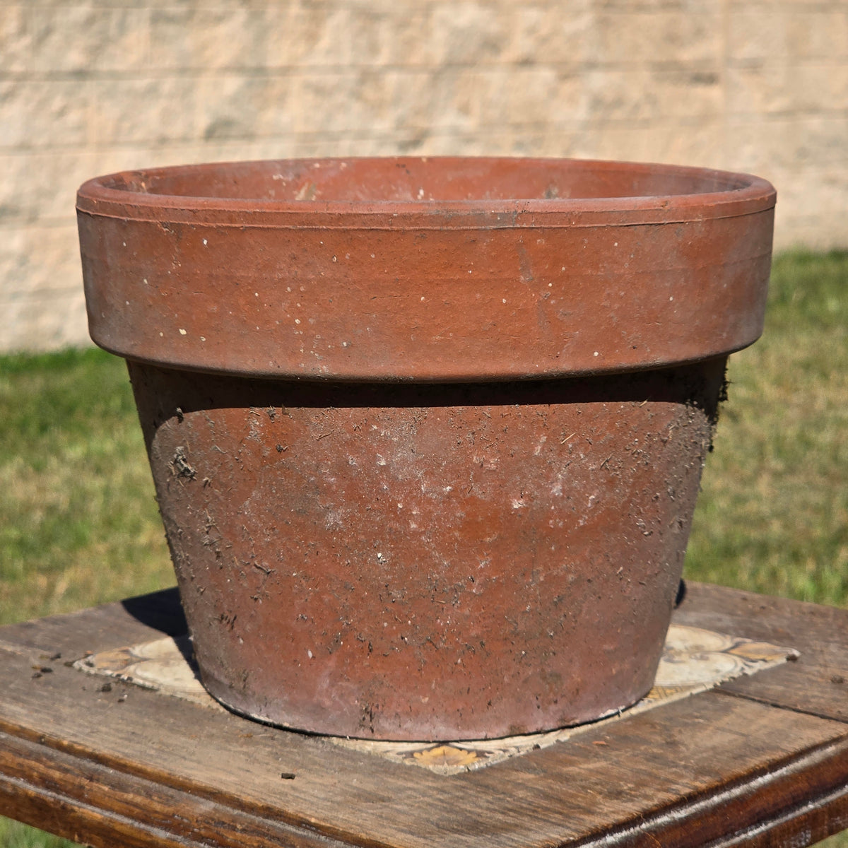Vtg Terracotta Color Thick Round Flower Pot Heavy Composite Planter Garden 7.5"