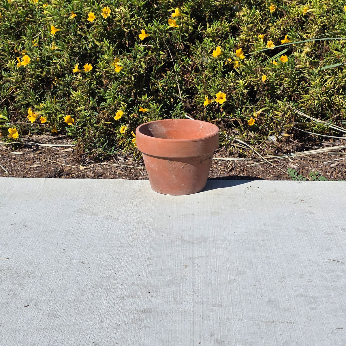 Vtg Terracotta Color Thick Round Flower Pot Heavy Composite Planter Garden 7.5"