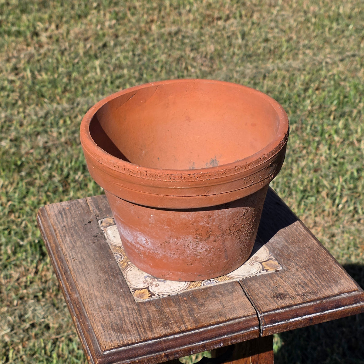 Vintage Terracotta Color Thick Wall Flower Pot Heavy Composite Round Planter 8"