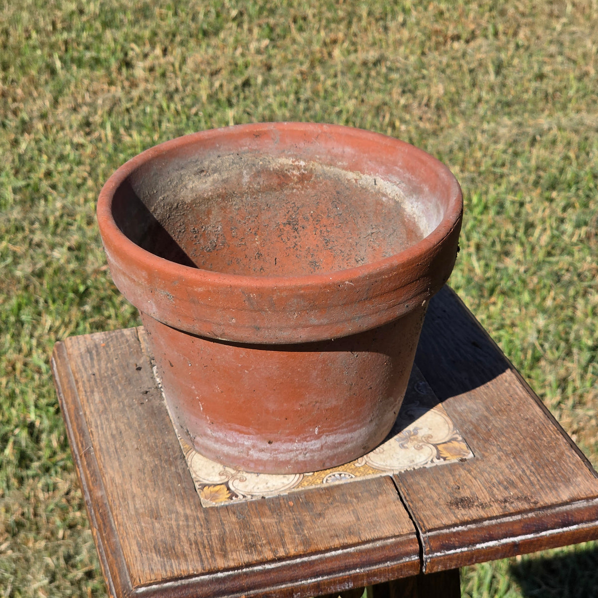 Vtg Terracotta Color Thick Wall Flower Pot Heavy Composite Round Planter 7.75"