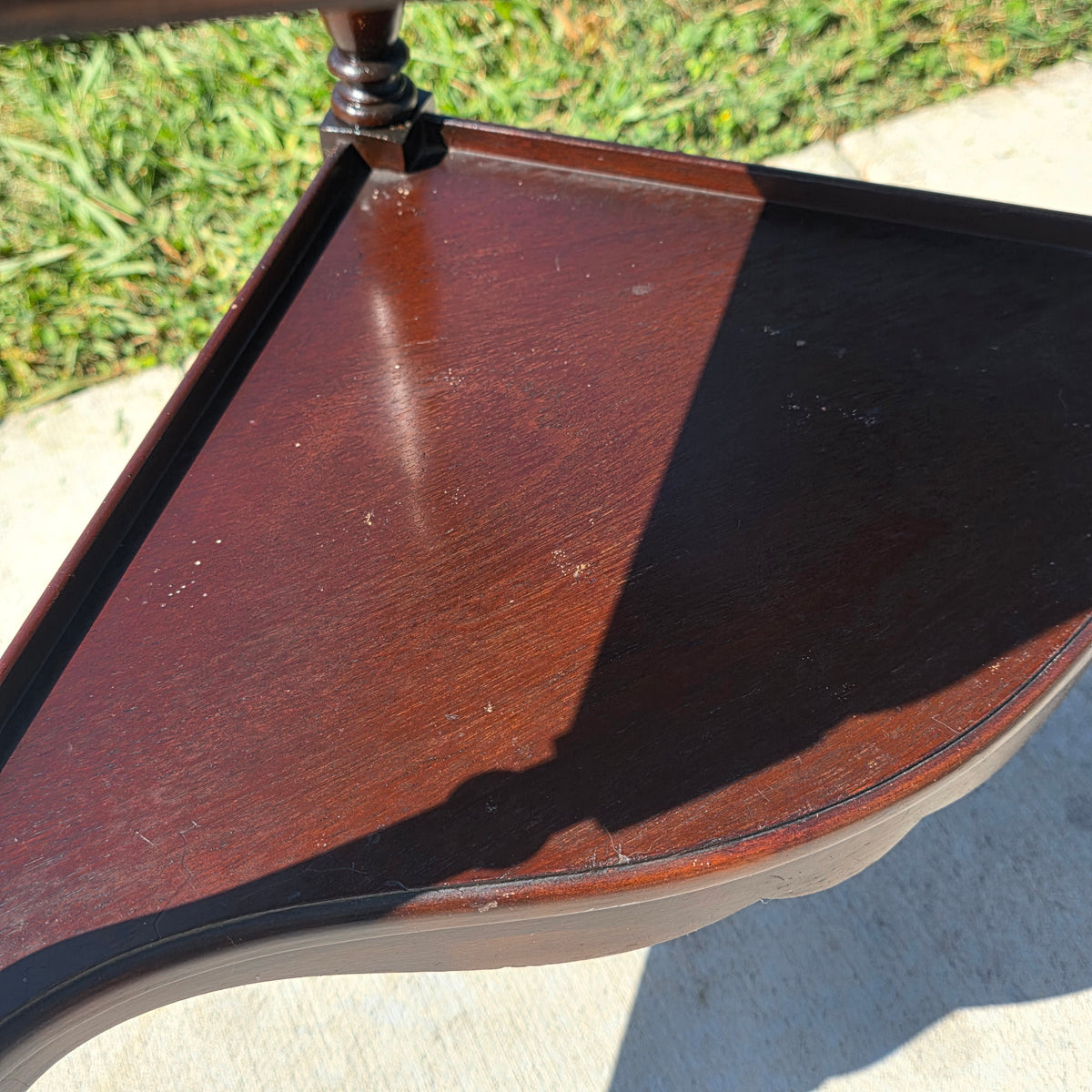 Antique Mahogany Corner Whatnot Shelf 3 Tier Splayed Leg Spindle Stand