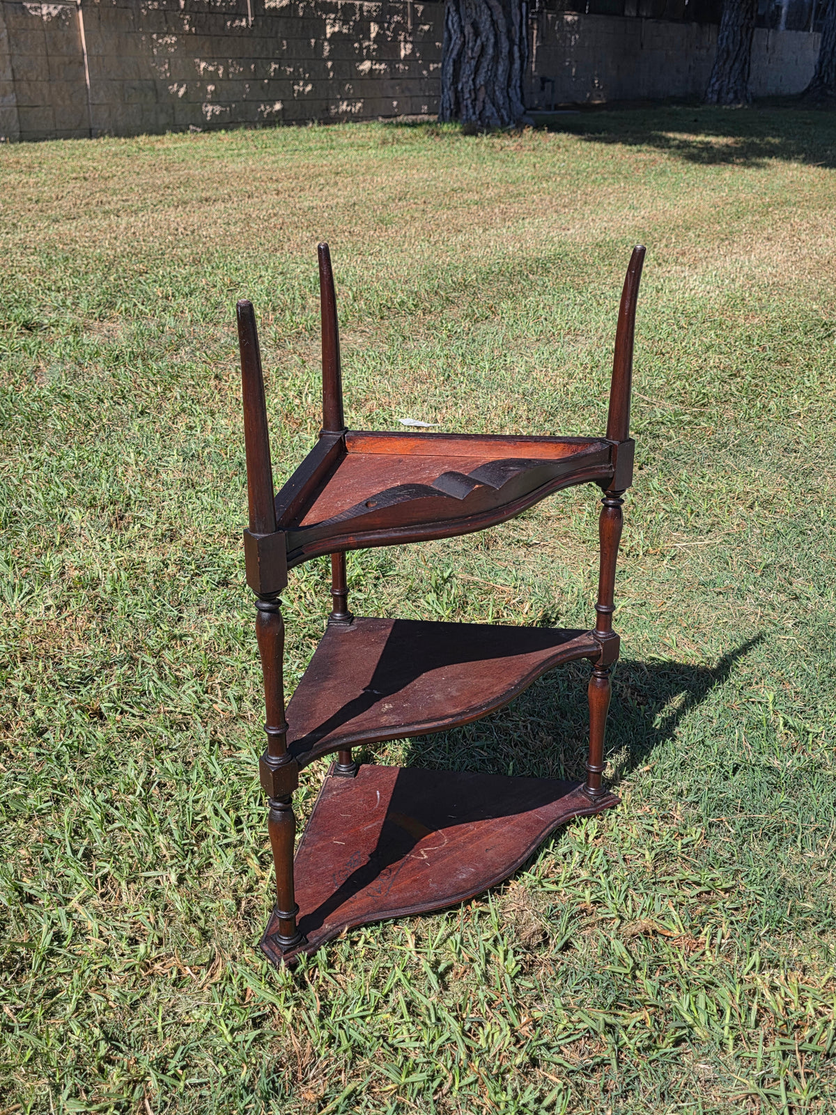 Antique Mahogany Corner Whatnot Shelf 3 Tier Splayed Leg Spindle Stand