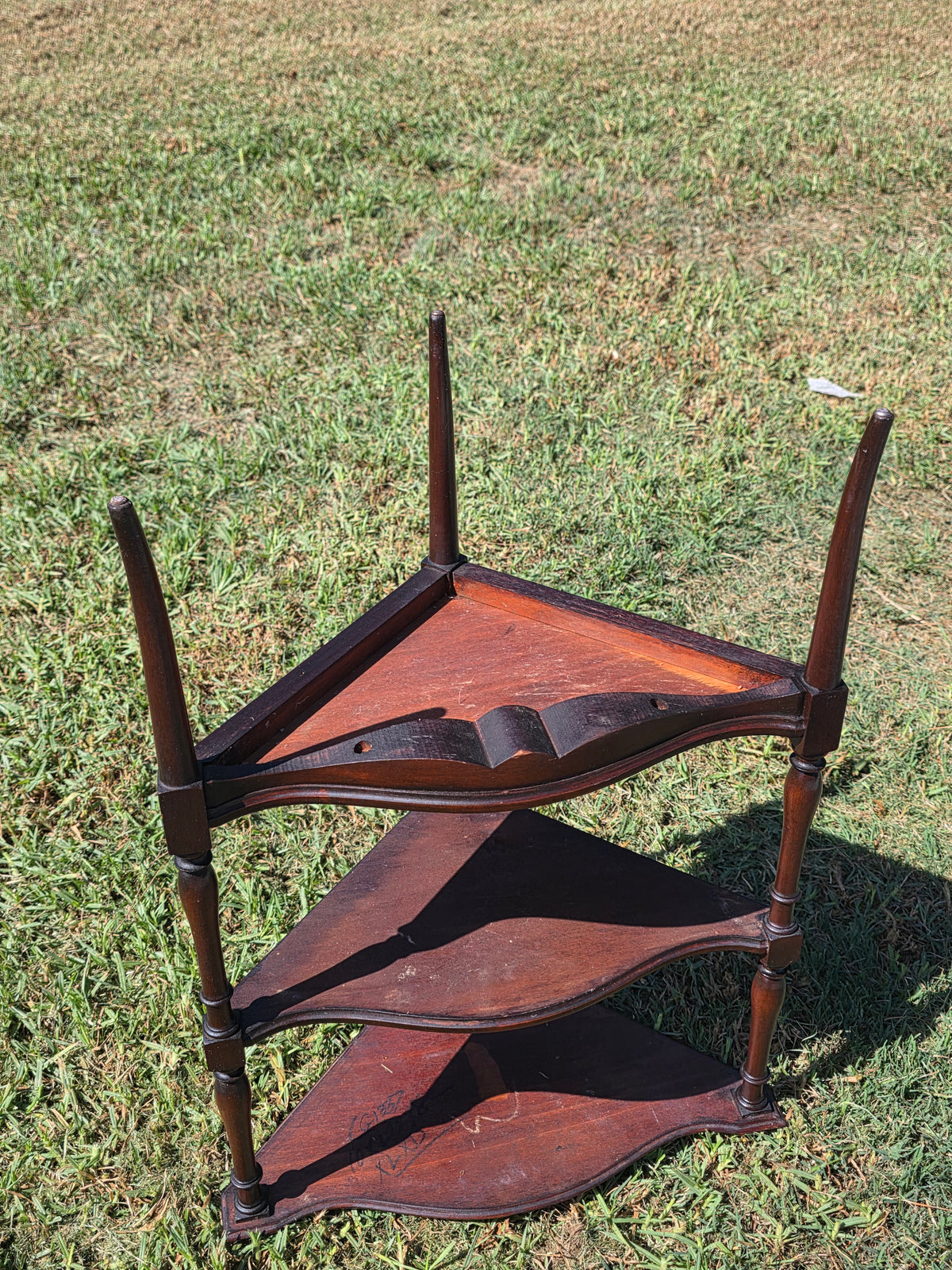 Antique Mahogany Corner Whatnot Shelf 3 Tier Splayed Leg Spindle Stand