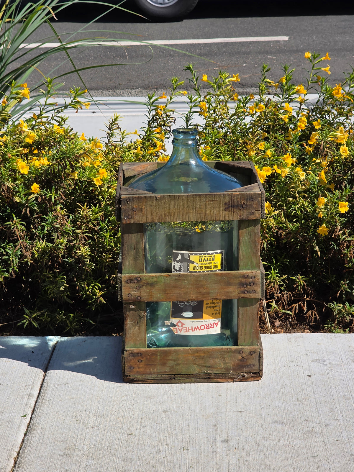 Vintage Arrowhead Puritas 5 Gallon Glass Water Bottle Carboy Wood Crate 1975