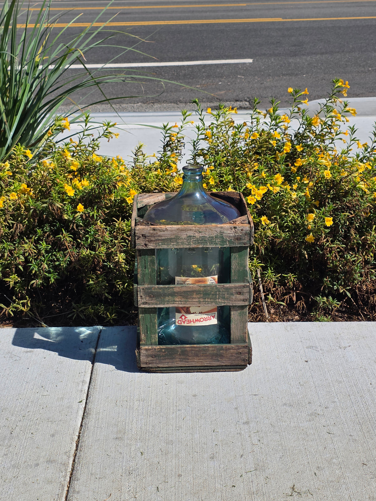 Vintage Arrowhead Puritas 5 Gallon Glass Water Bottle Carboy Wood Crate 1976