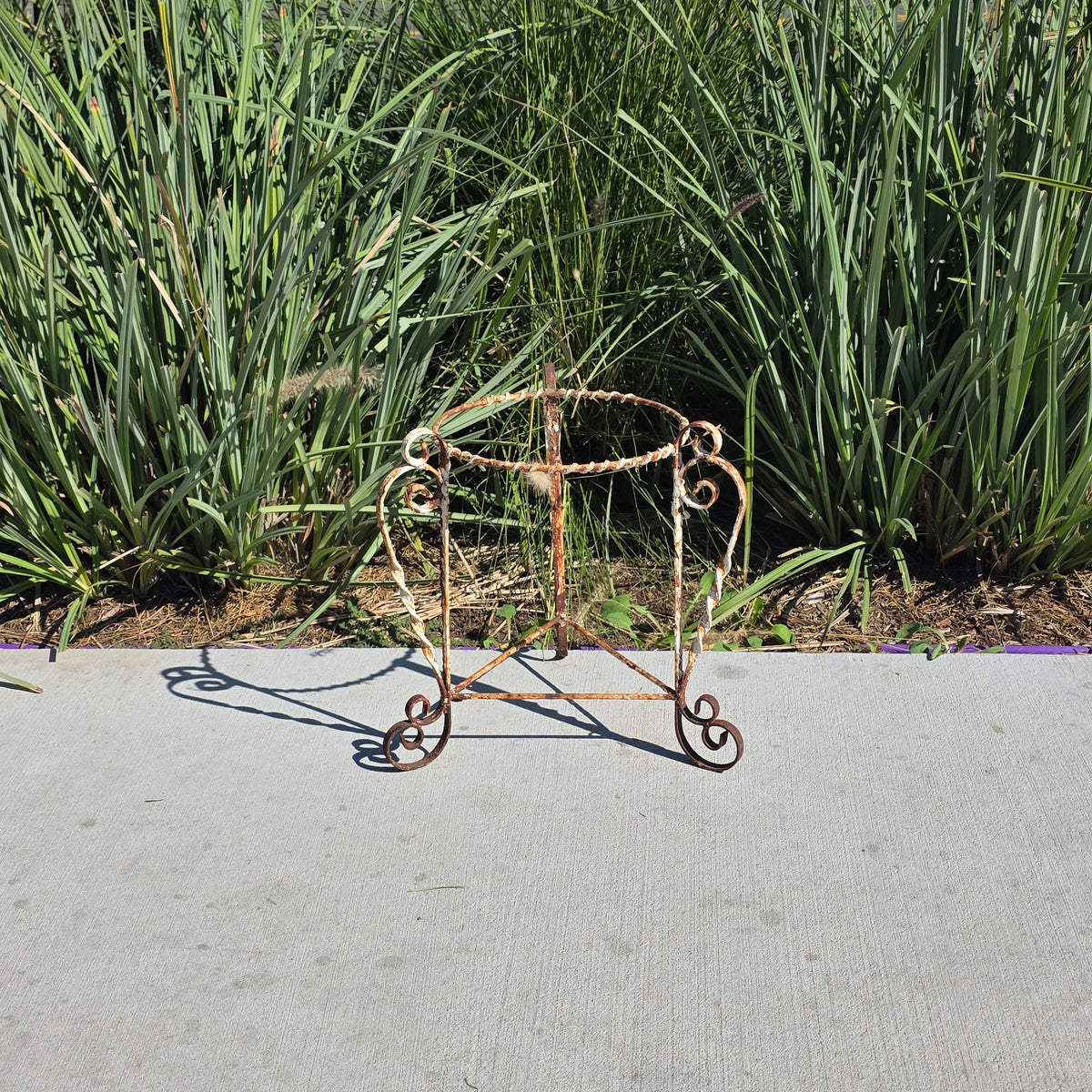 Vtg Wrought Iron Plant Stand Mid Century Twisted Scroll Patio Garden White Rust