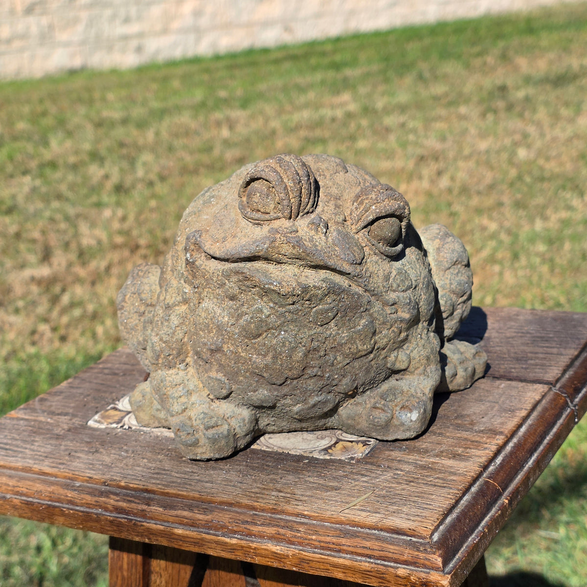 Vintage French Style Stone Toad Statue Weathered Concrete Frog Garden Ornament