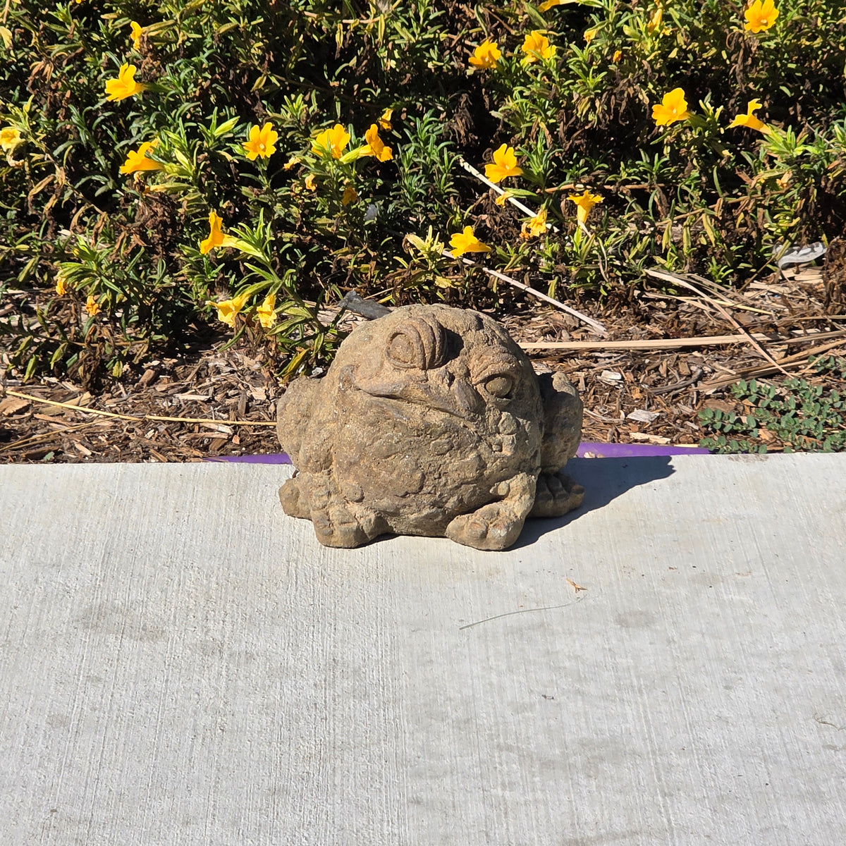 Vintage French Style Stone Toad Statue Weathered Concrete Frog Garden Ornament