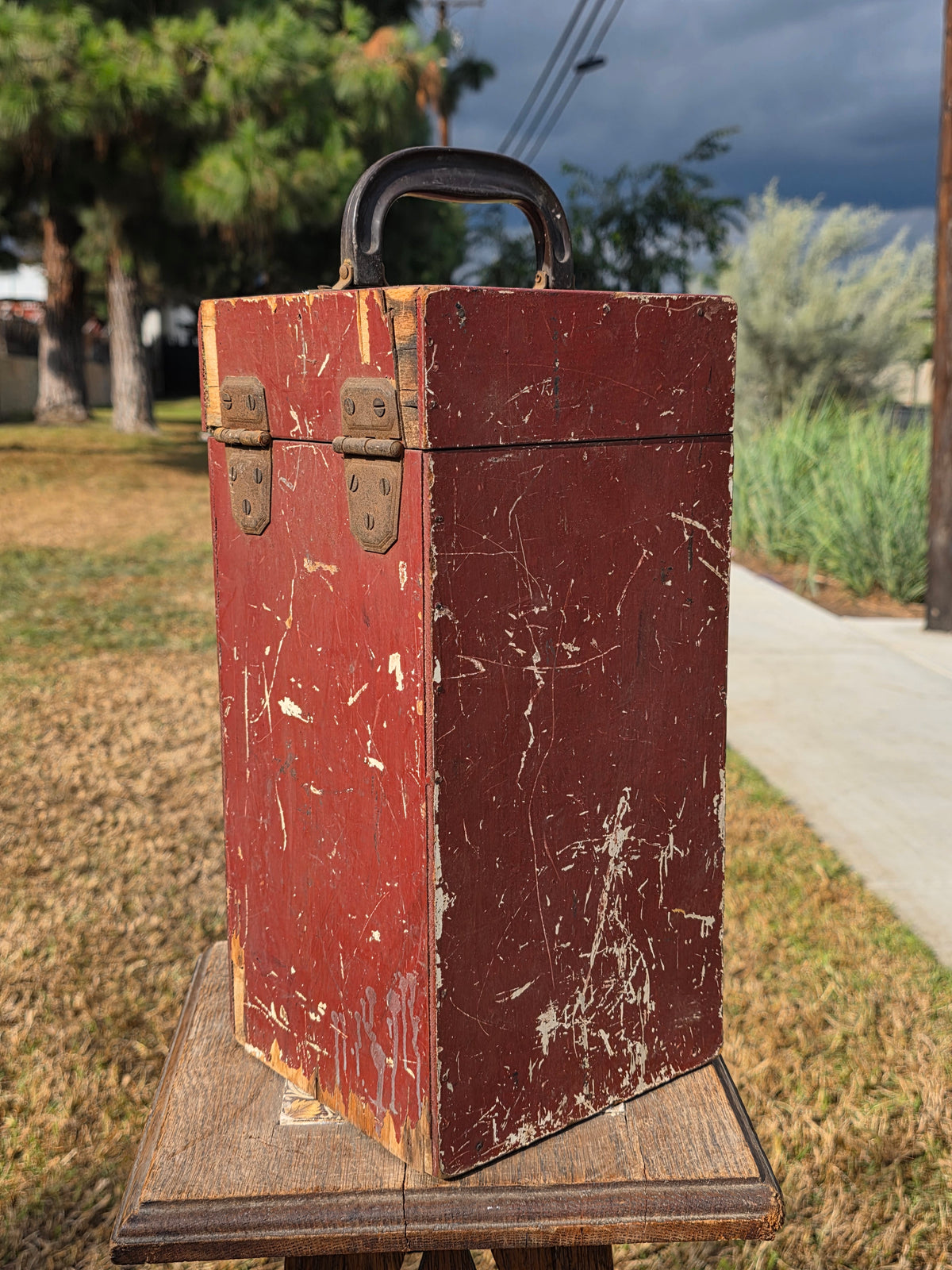 Vintage 1963 Coleman 200A Lantern 6/63 Red Letter PYREX Globe Wooden Case Used