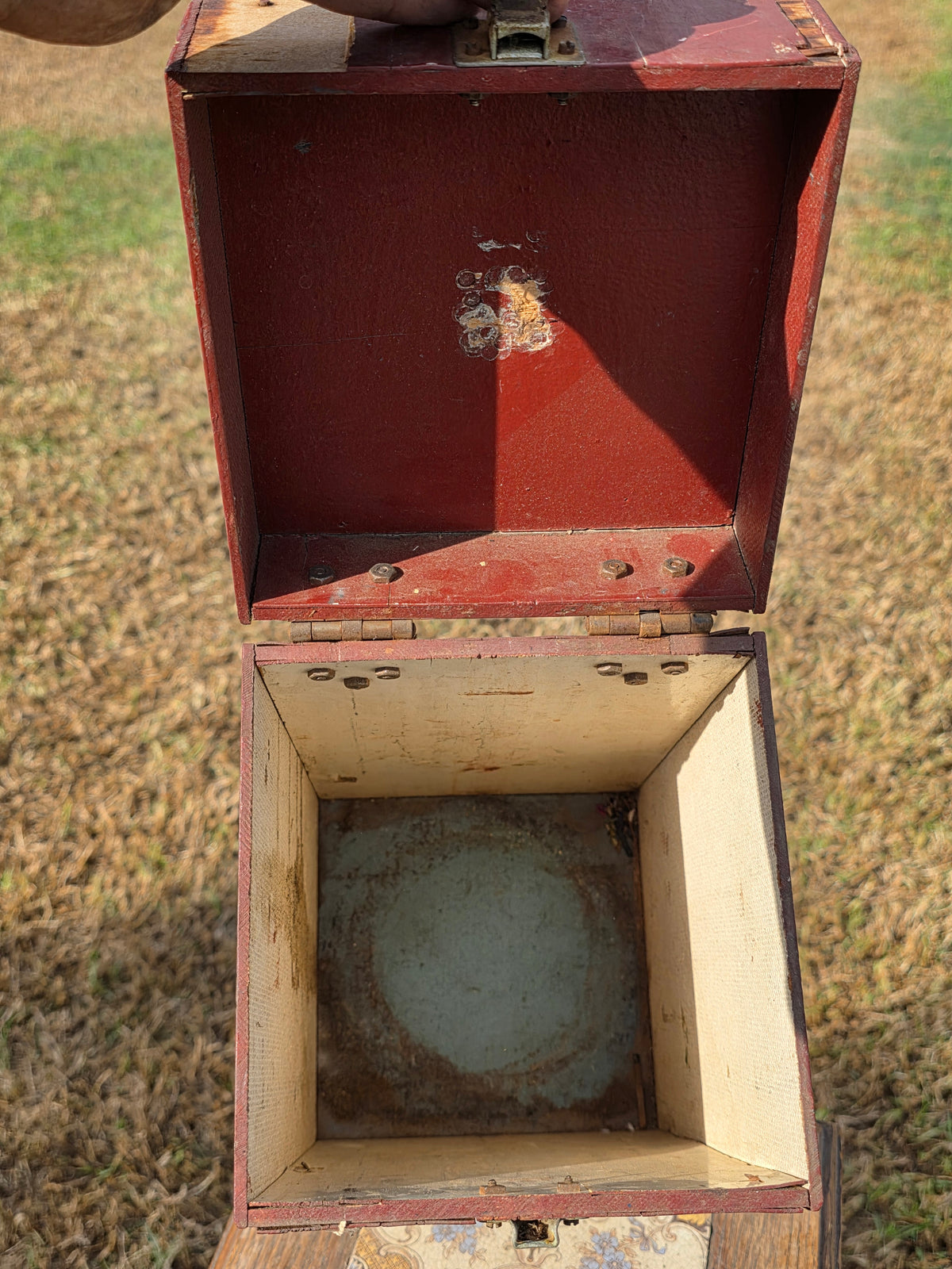 Vintage 1963 Coleman 200A Lantern 6/63 Red Letter PYREX Globe Wooden Case Used