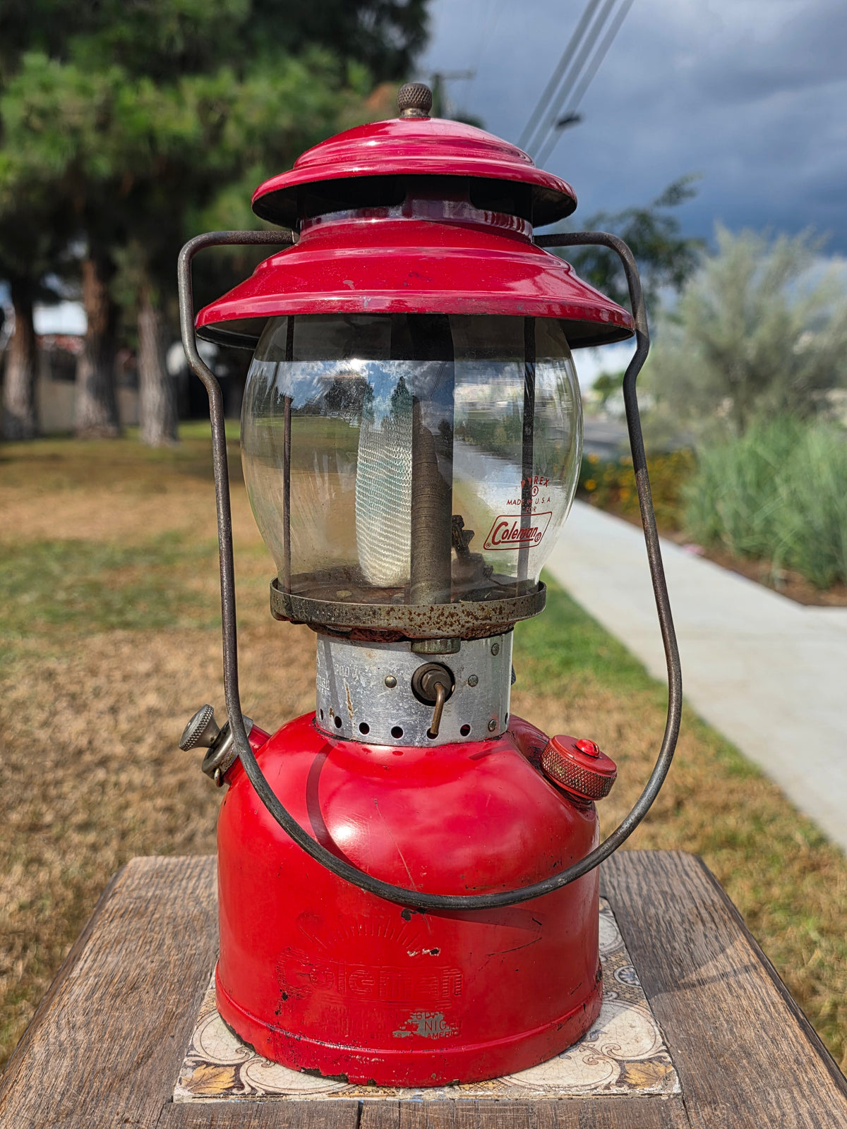 Vintage 1963 Coleman 200A Lantern 6/63 Red Letter PYREX Globe Wooden Case Used