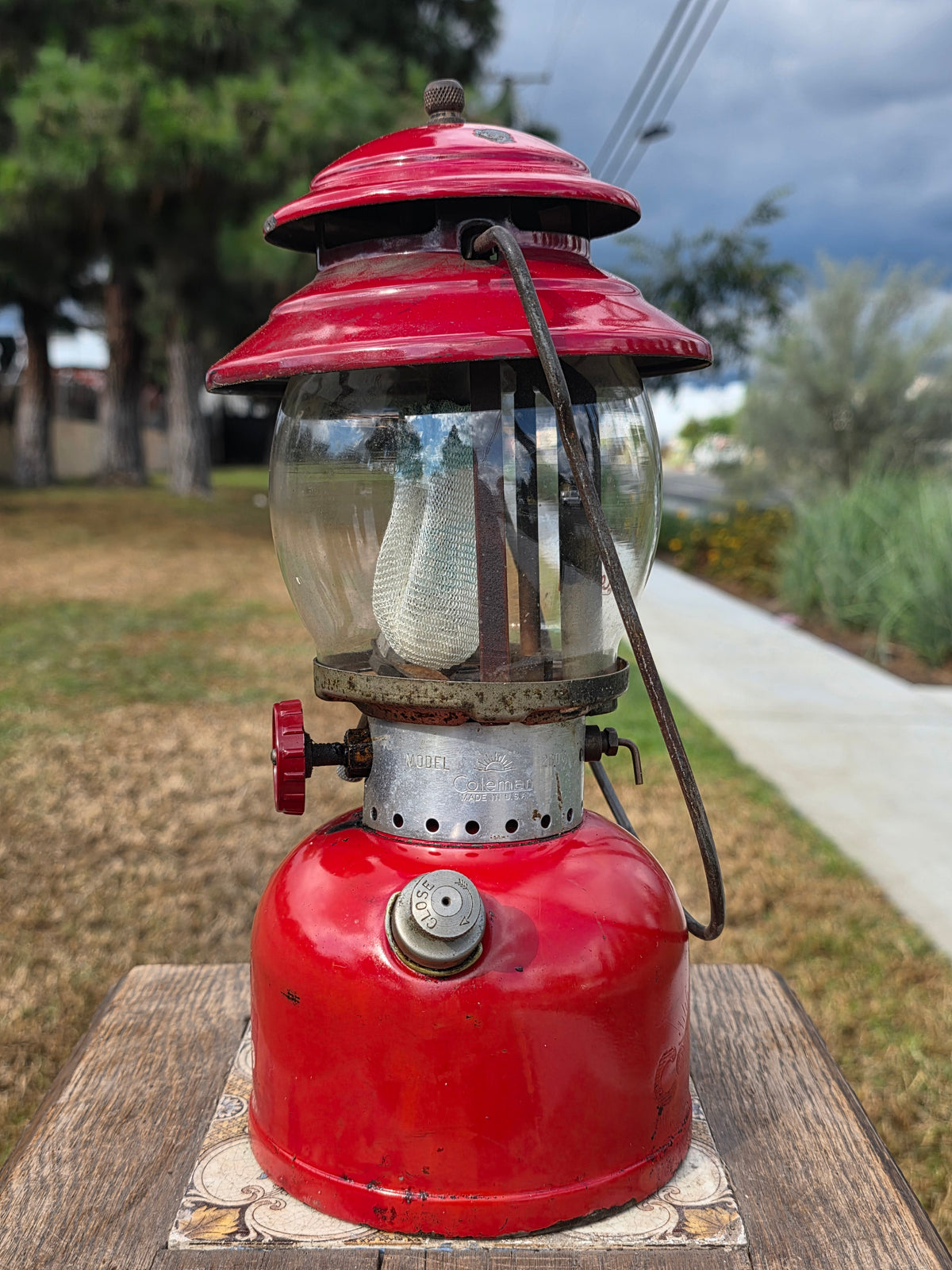Vintage 1963 Coleman 200A Lantern 6/63 Red Letter PYREX Globe Wooden Case Used