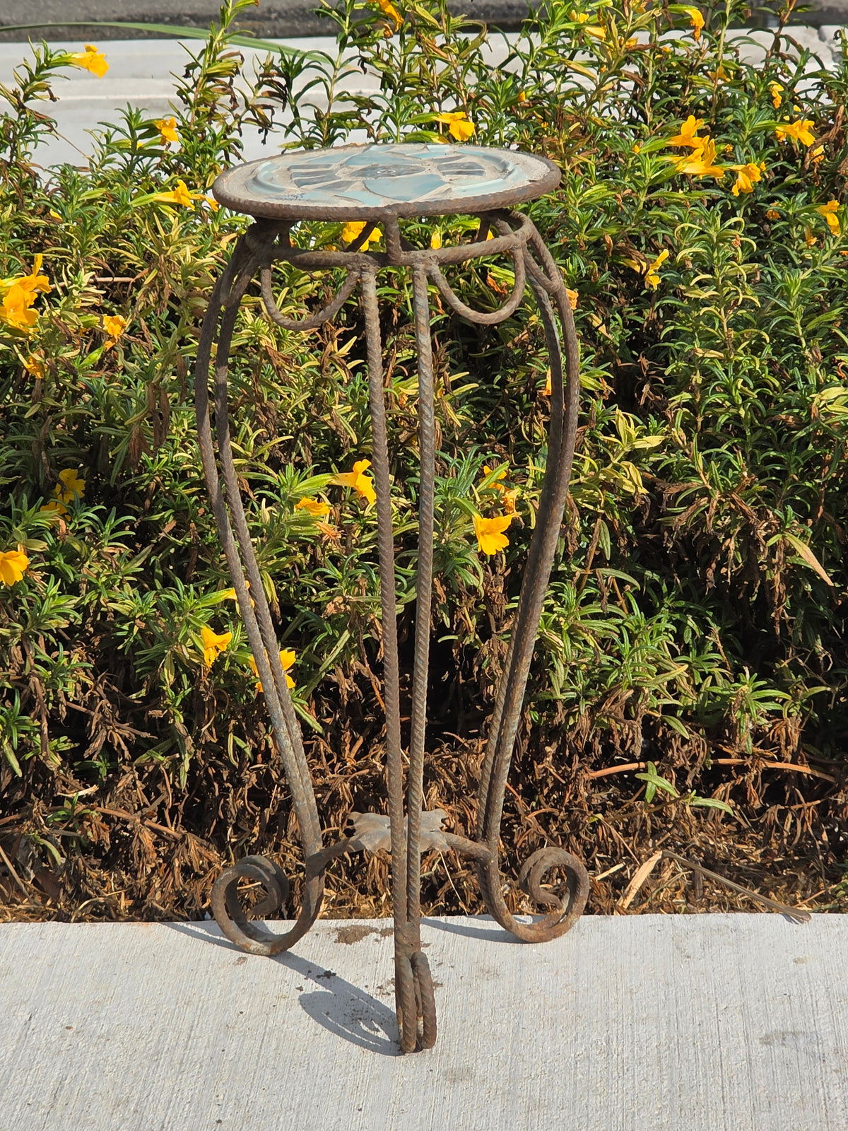 Vtg Round Mosaic Plant Stand Wrought Iron Broken China Patio Accent Table 18"