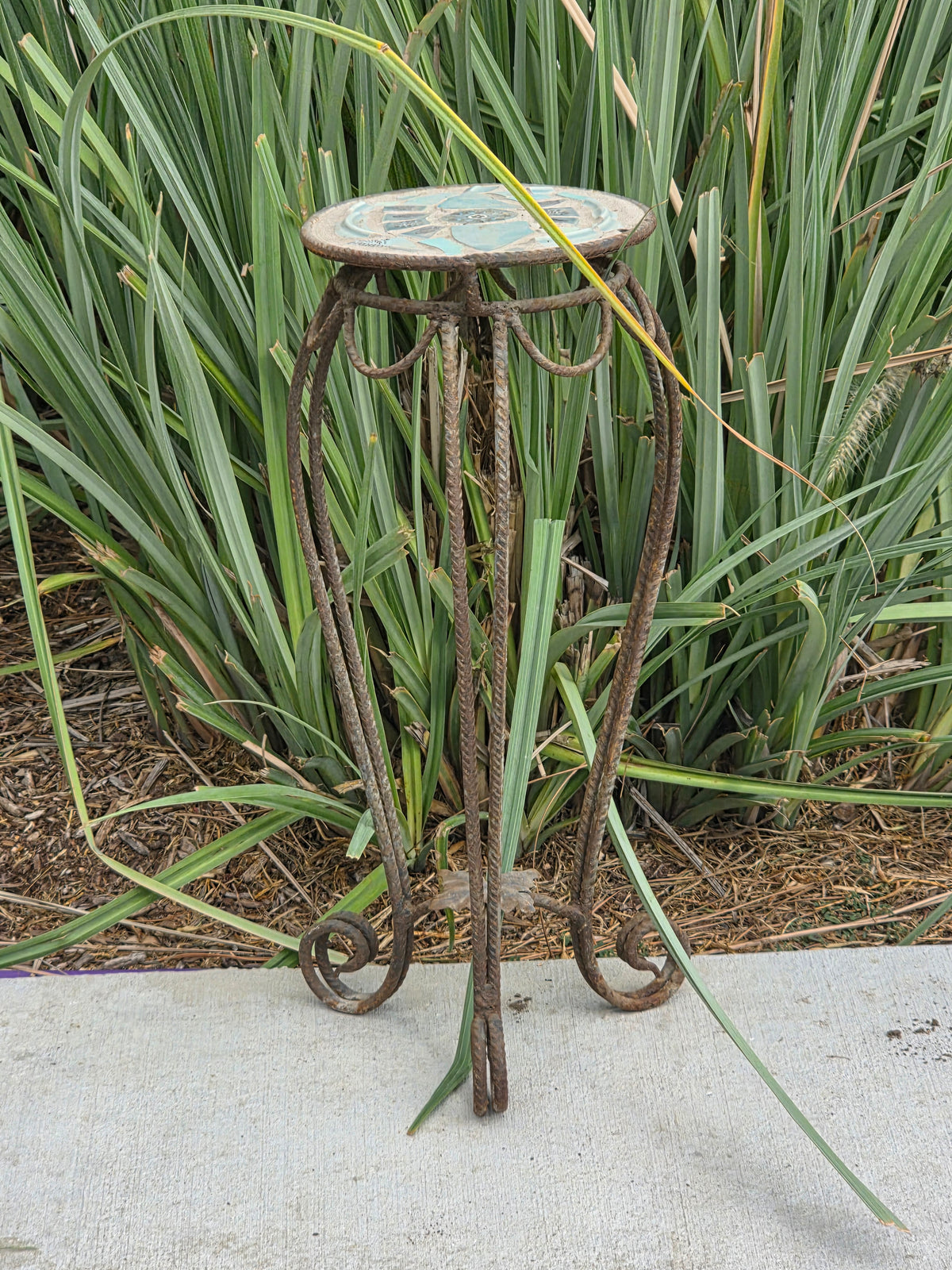 Vtg Round Mosaic Plant Stand Wrought Iron Broken China Patio Accent Table 18"