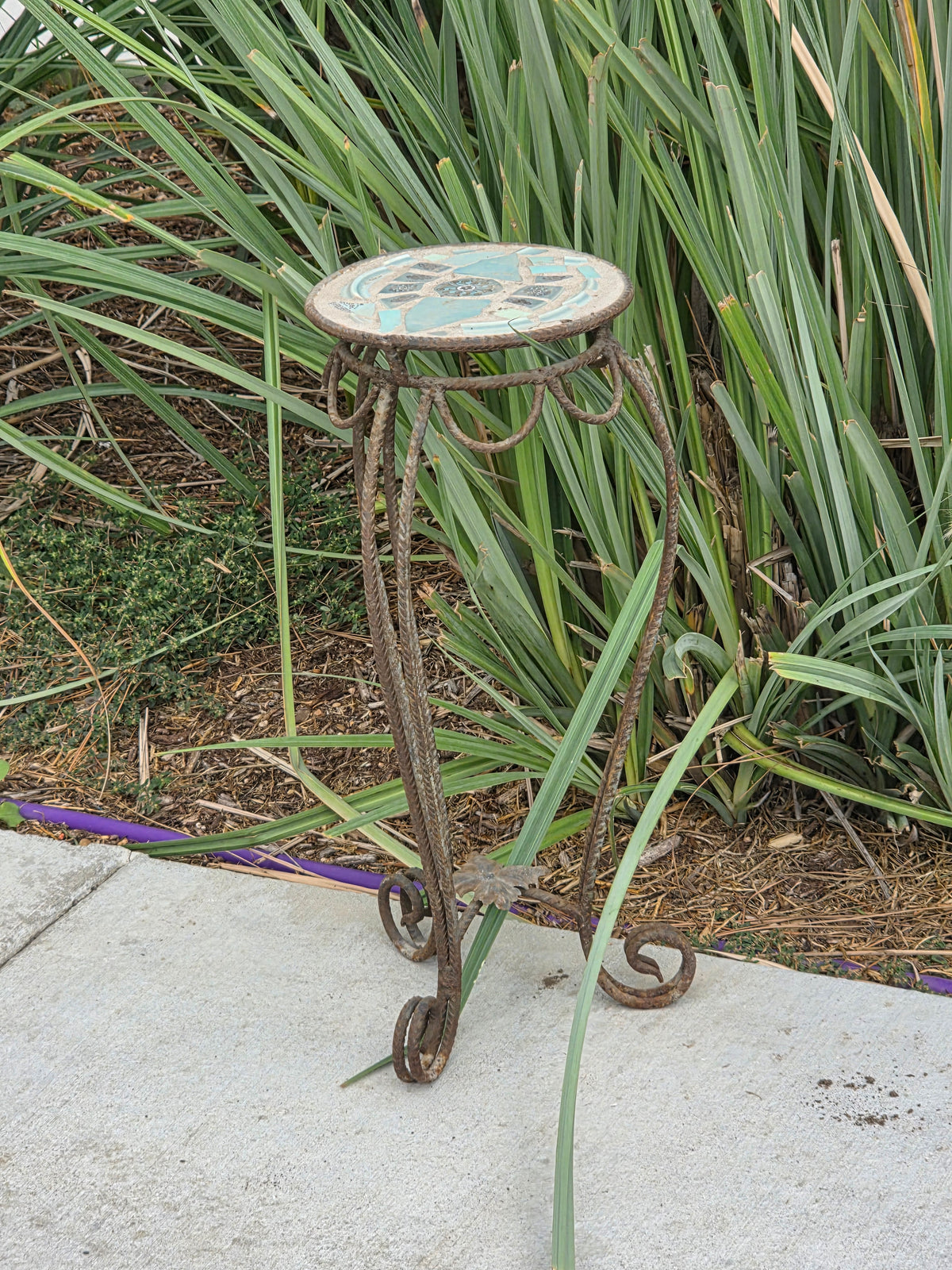 Vtg Round Mosaic Plant Stand Wrought Iron Broken China Patio Accent Table 18"