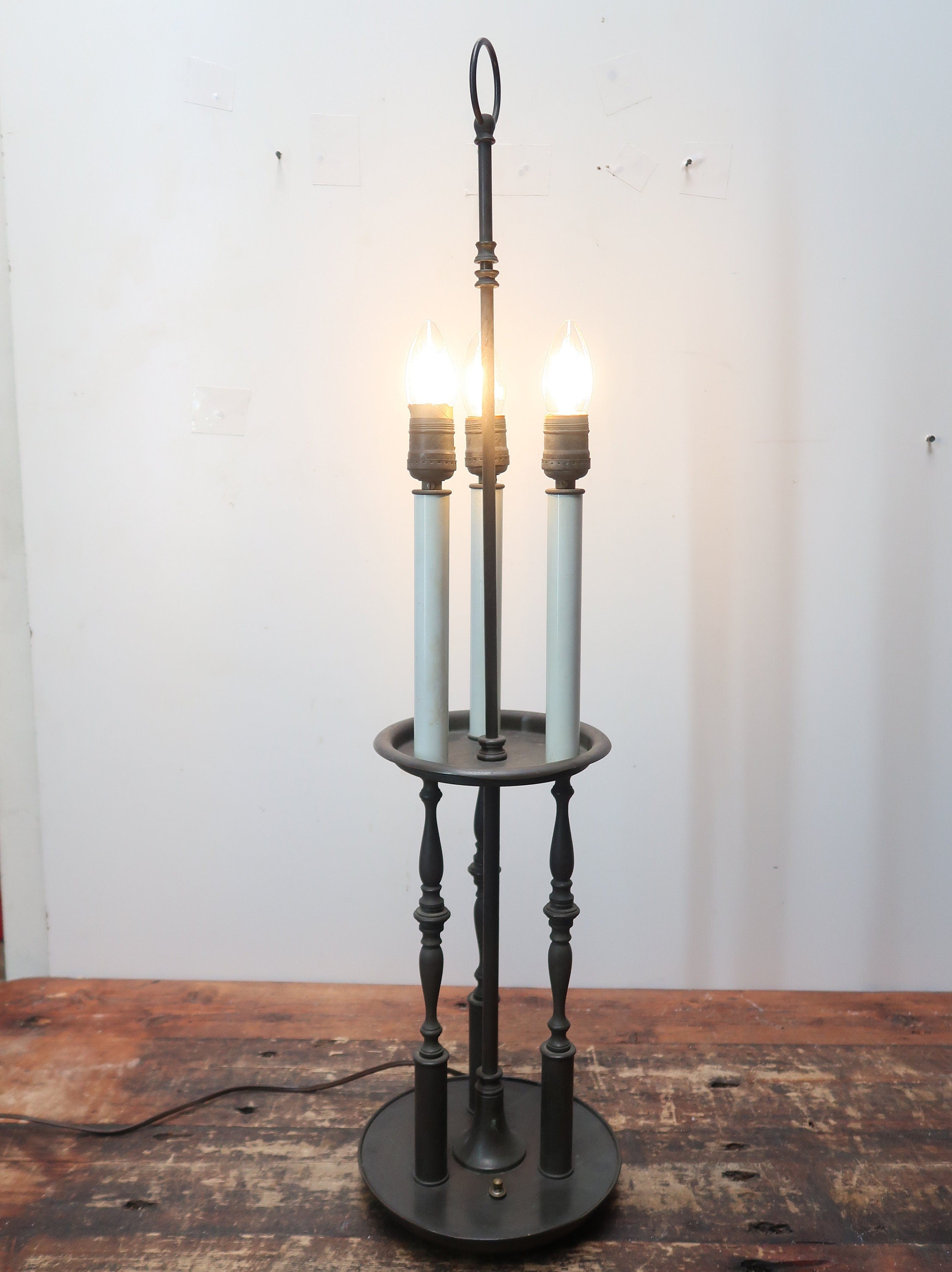 Antique Brass Bouillotte 3 Candle Light Lamp With 3 Way Turn Knob Switch Patina (Local Pickup)