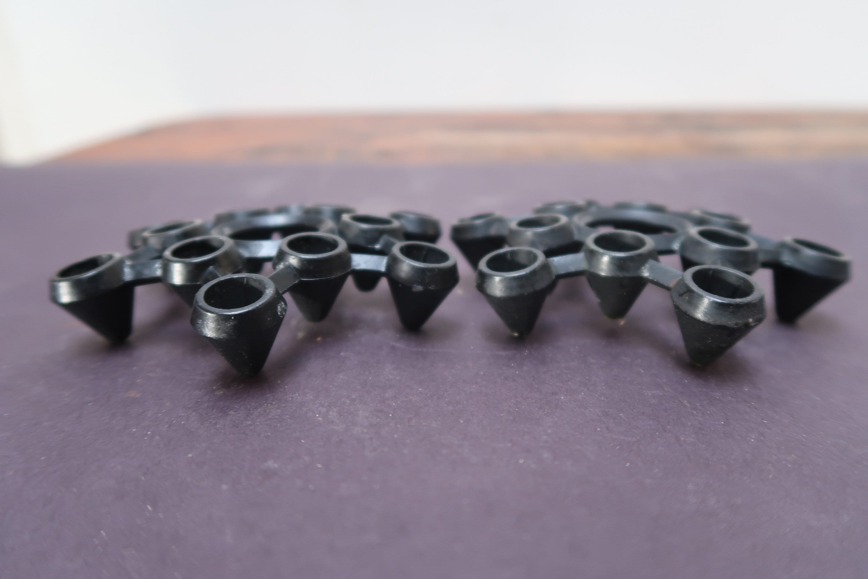 Set of 2 Vogue Slim Candles Snow Flake Design