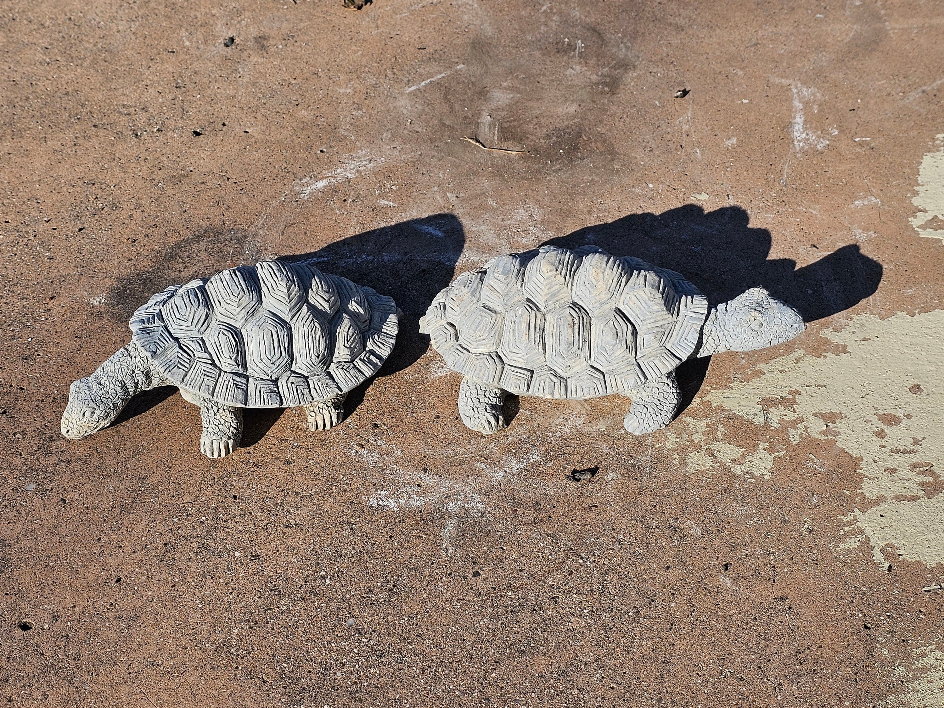 Set of 2 Plaster or Resin Tortoise Statue Outdoor Sculpture Home Lawn Patio Yard