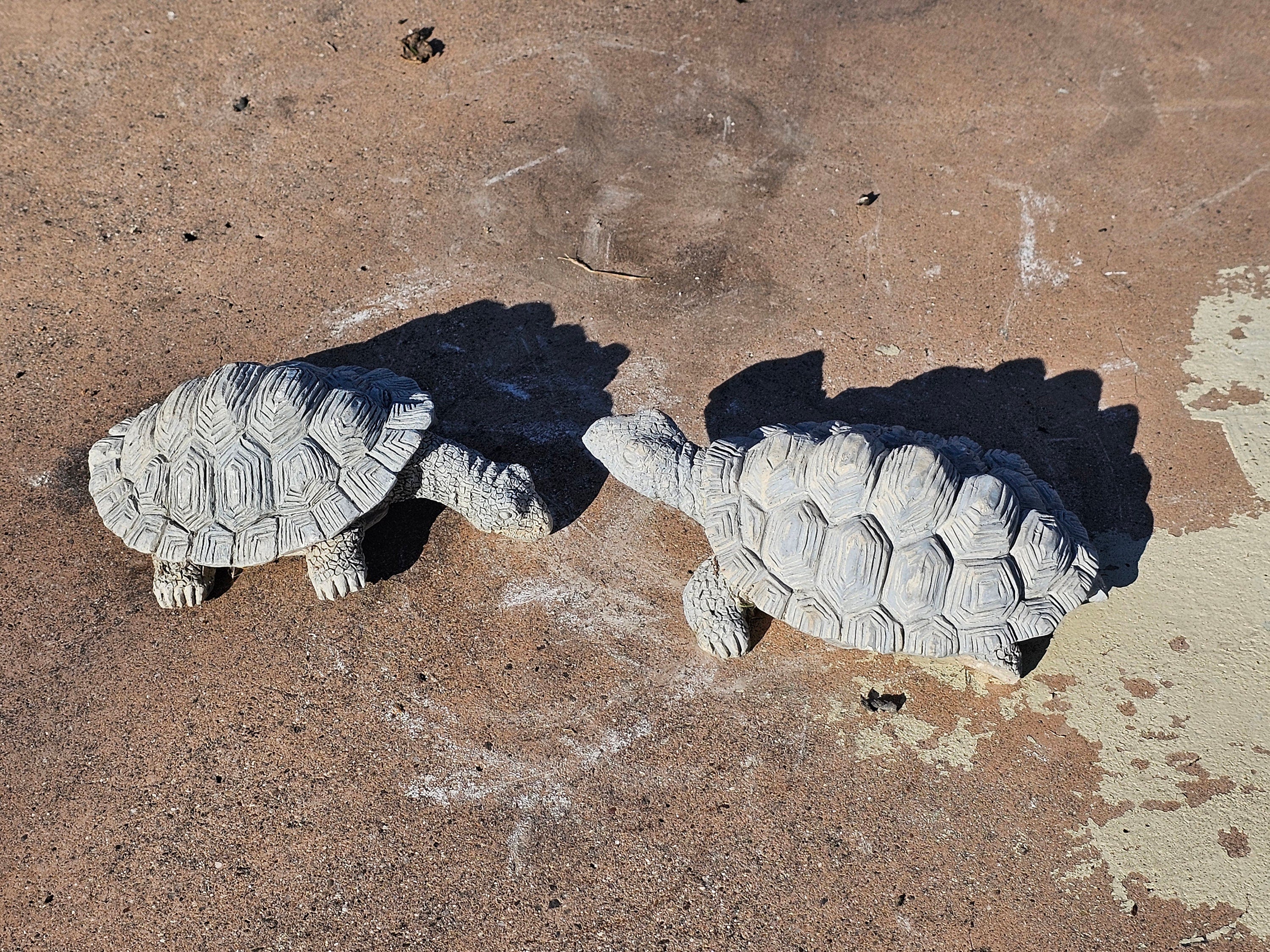 Set of 2 Plaster or Resin Tortoise Statue Outdoor Sculpture Home Lawn Patio Yard
