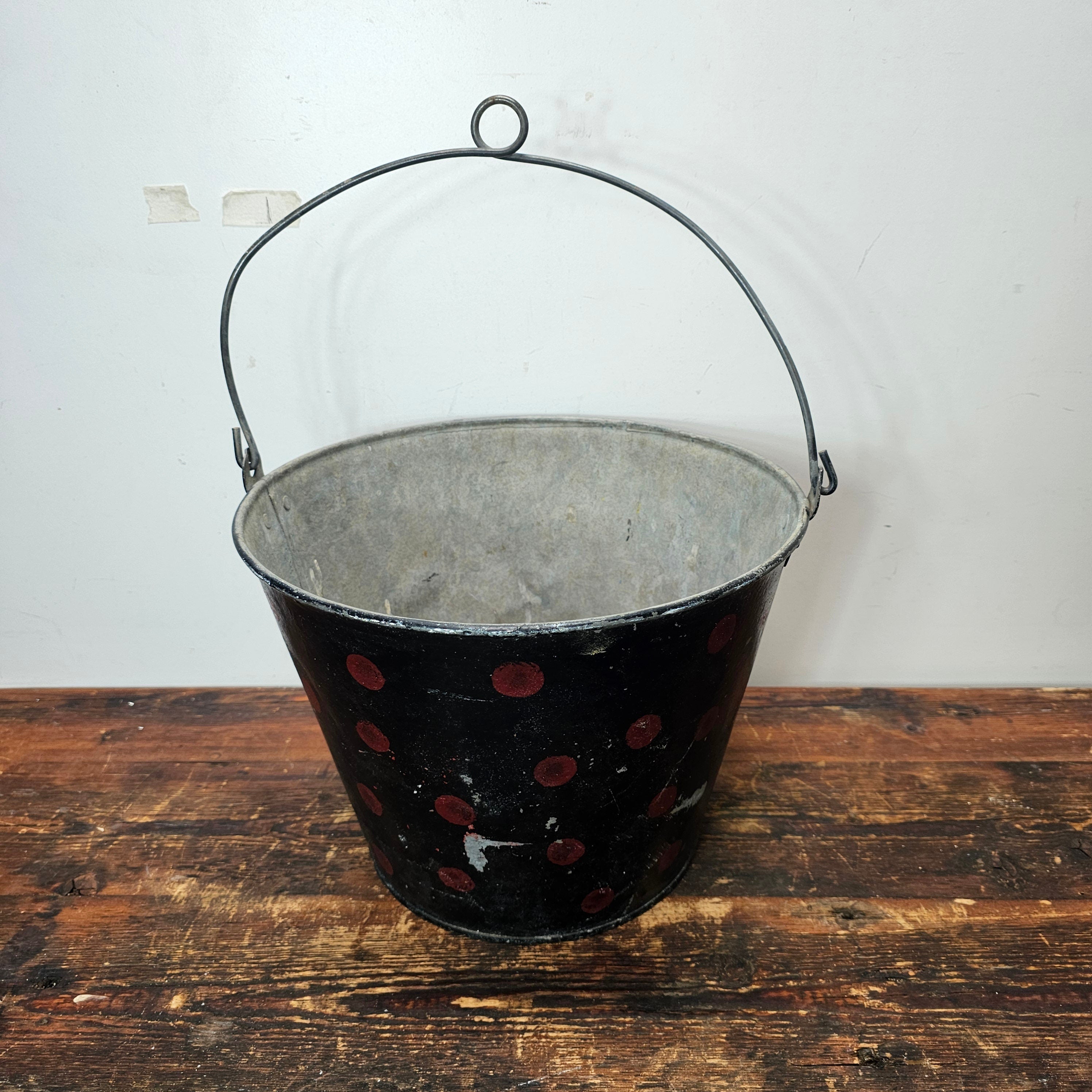 Black & Red Dots Painted Bucket Galvanized Steel Watering Bucket