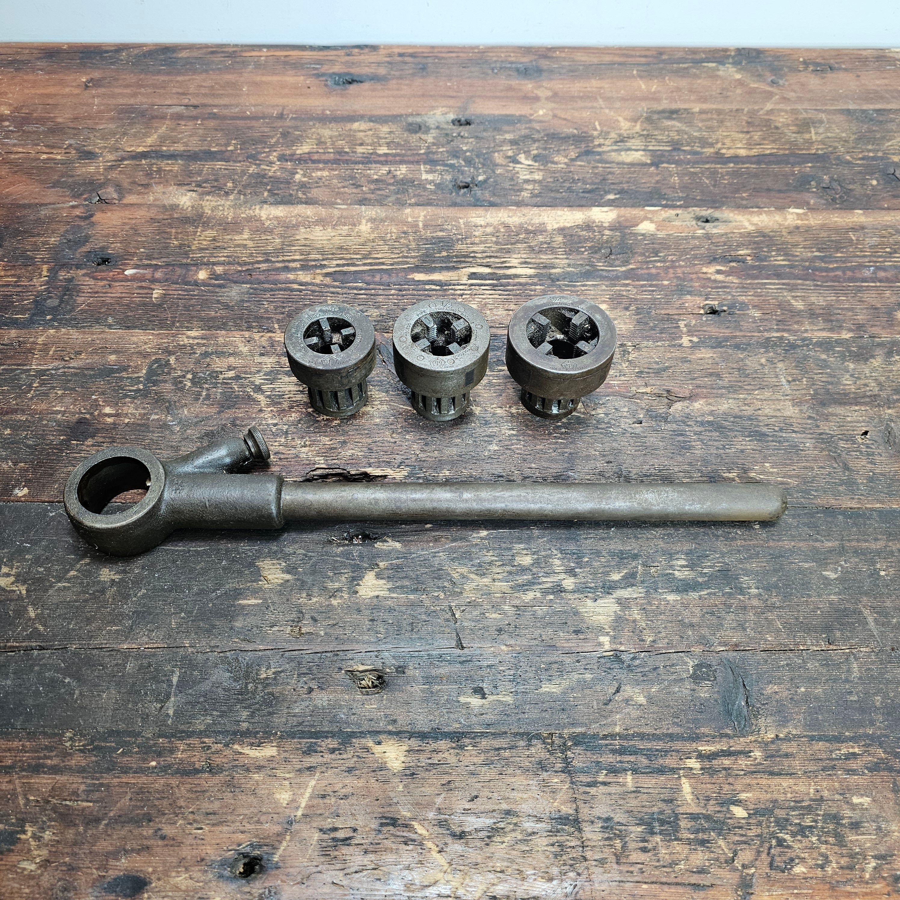 Toledo Pipe Threading Machine Co. with 3 Dies 3/4, 1/2, 3/8" Vintage