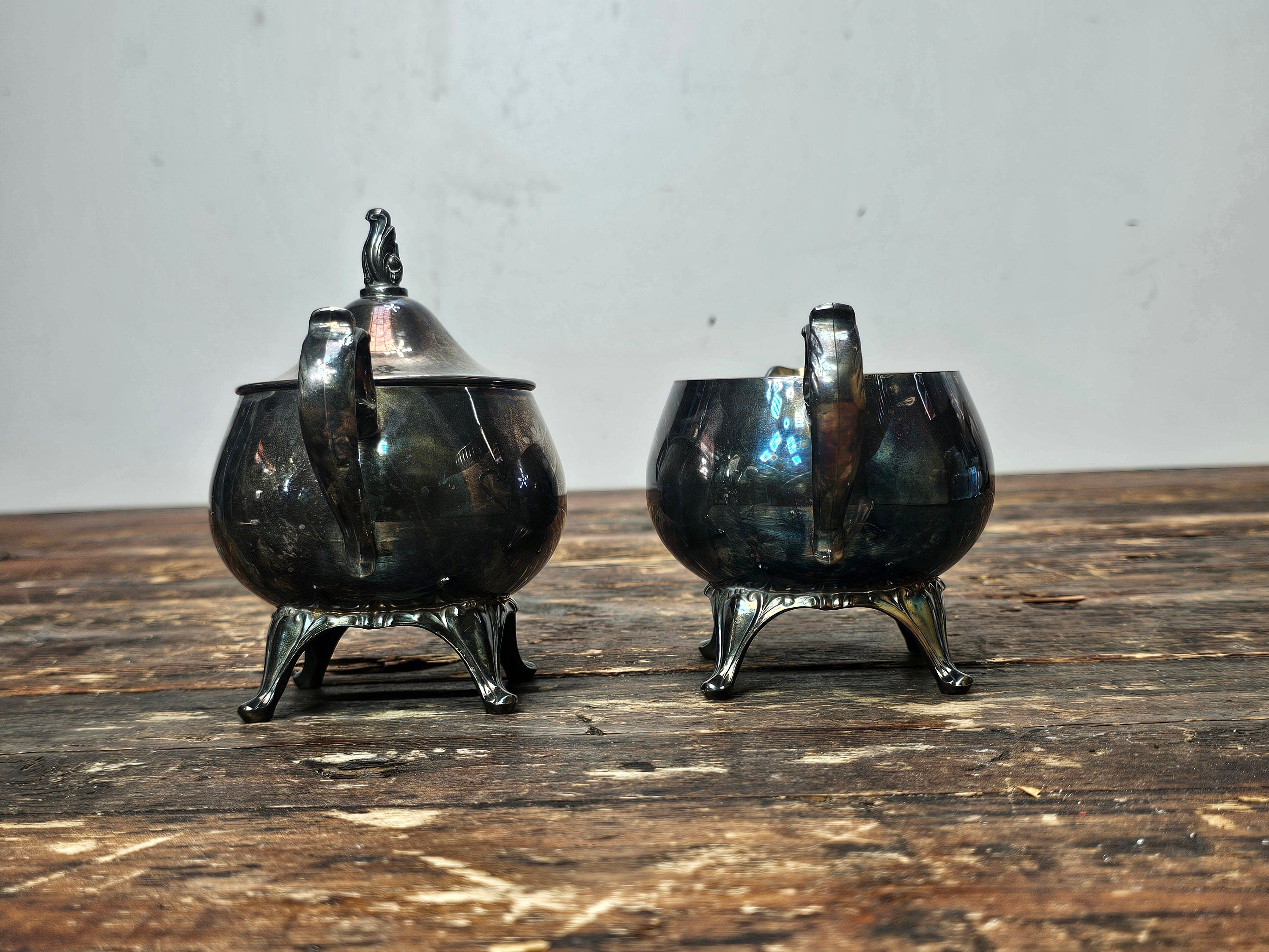 Vintage Oneida Silver Plated Sugar Bowl & Creamer Set