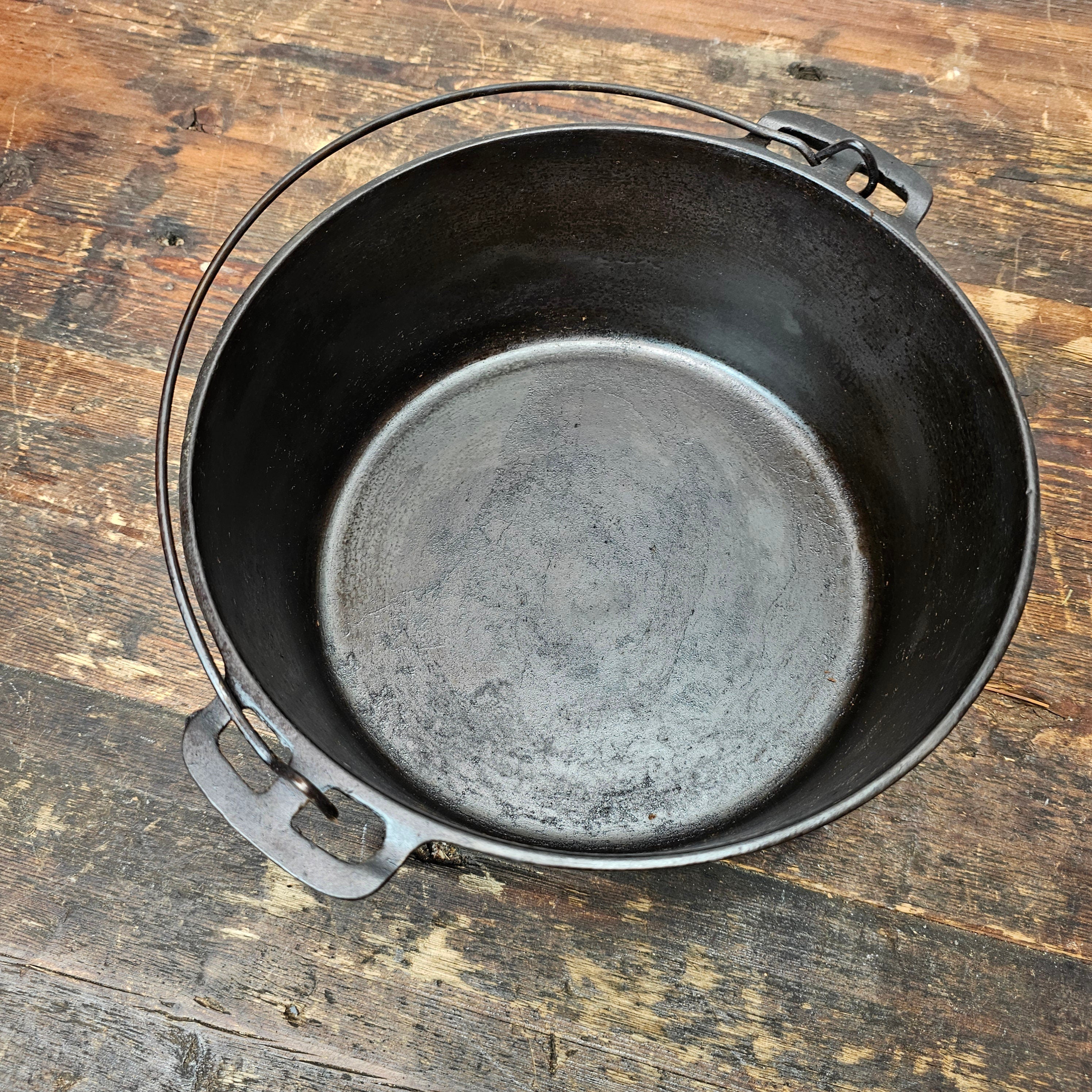 1920's #8 Wagner Ware Round DOME Roaster Dutch Oven W/ Drip Drop Baster Dome Lid