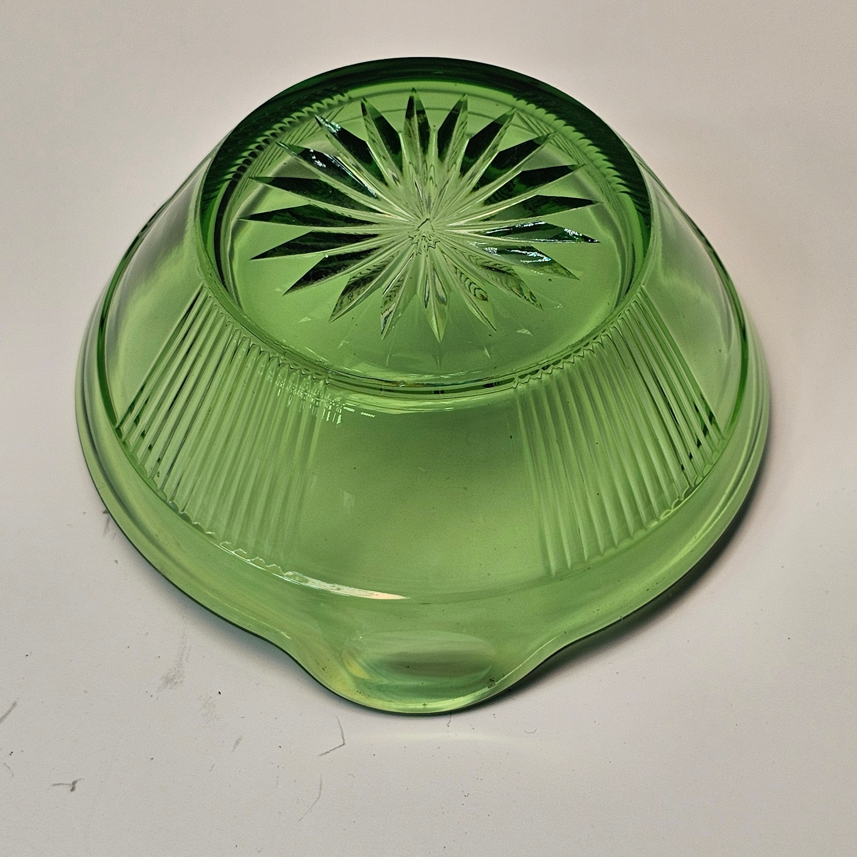 Heisey Pleat & Panel Moongleam Handled Nut Bowl