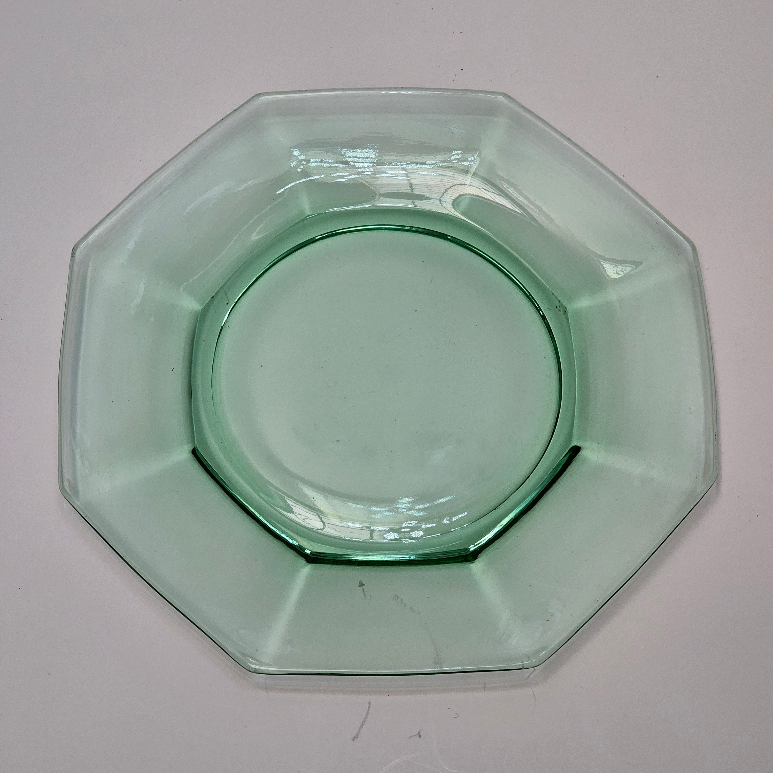 Heisey 7 3/4" Ribbed Octagonal Green Moongleam Glass Salad Dessert Plate