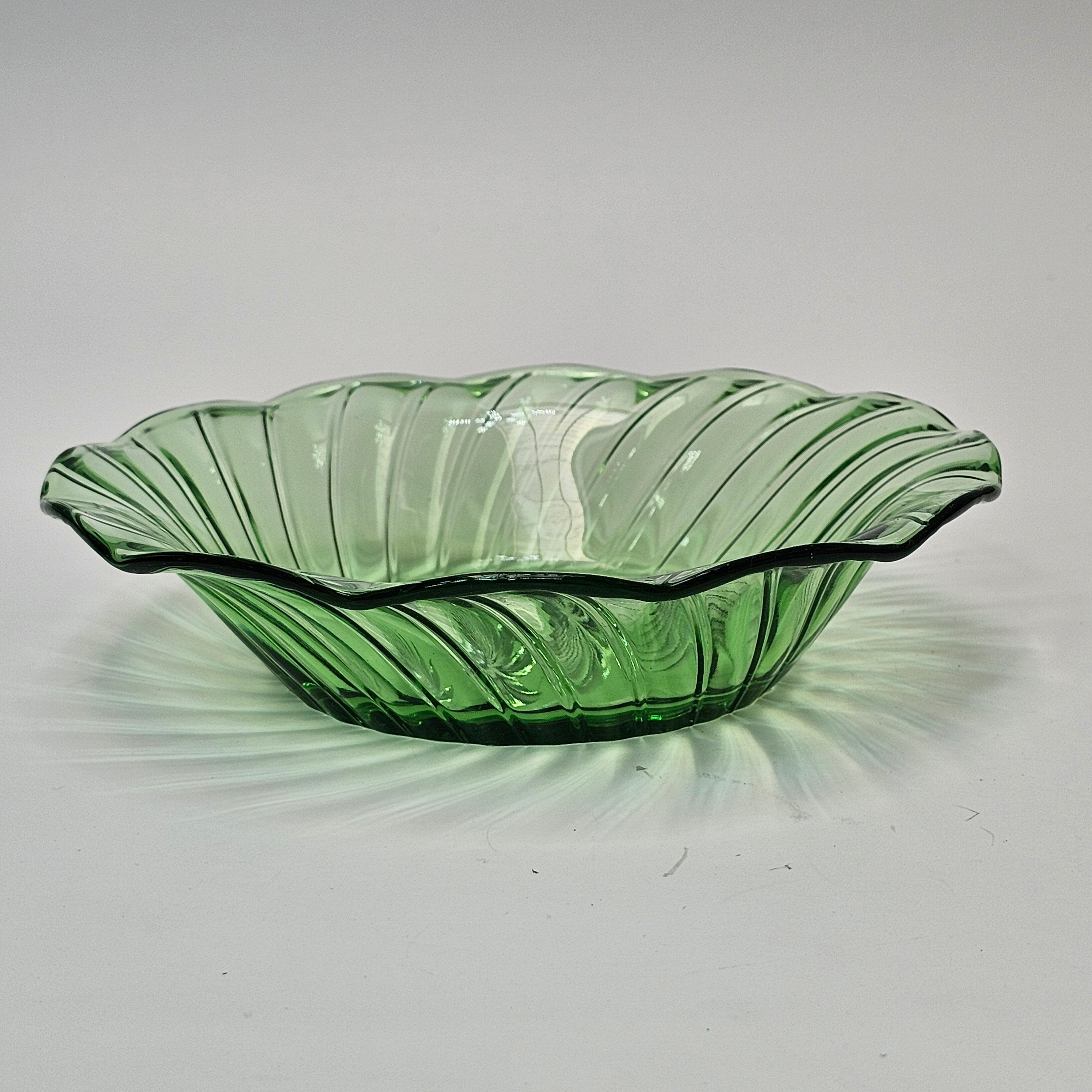 Heisey Moongleam Marcel Wave Swirl Green 6 3/8" Baked Apple Bowl