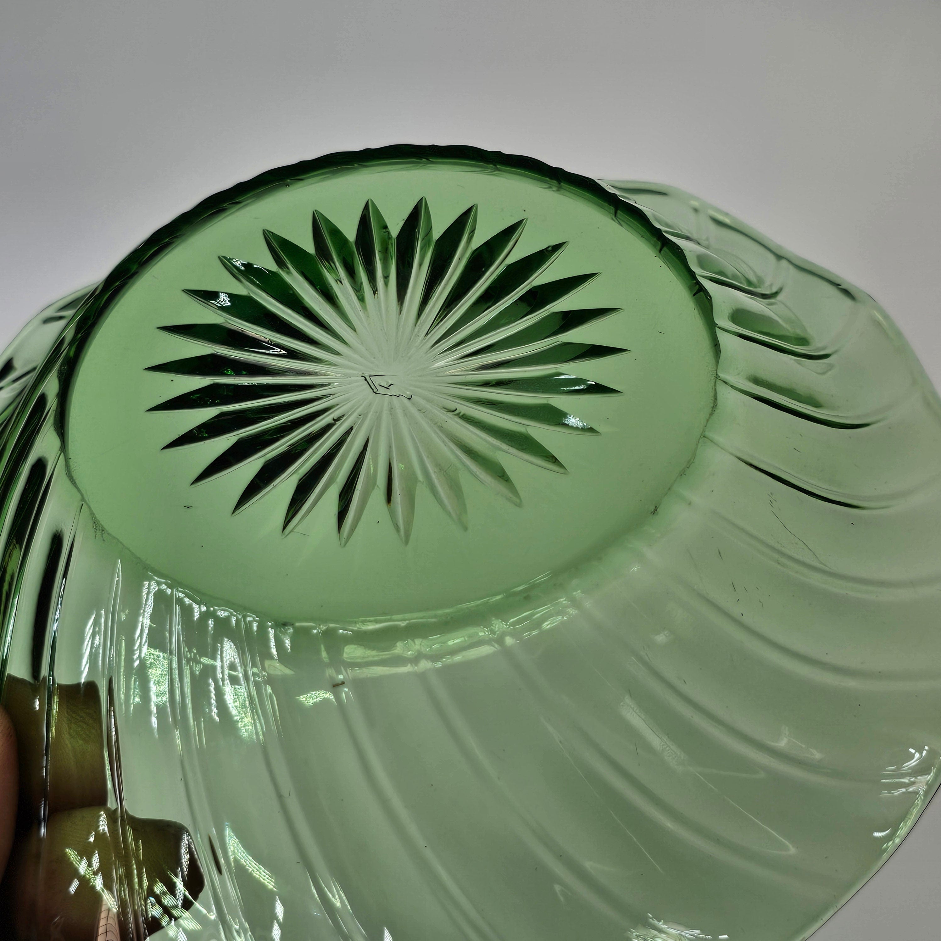 Heisey Moongleam Marcel Wave Swirl Green 6 3/8" Baked Apple Bowl