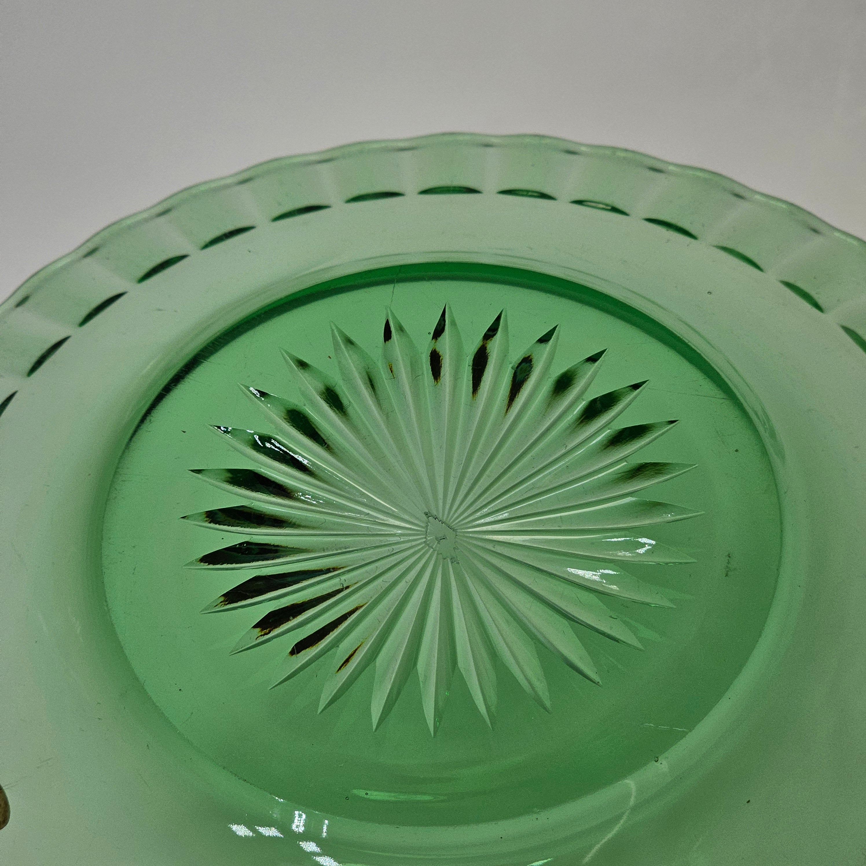 Heisey 7 1/2" Salad Plate Fluted Border Green Moongleam