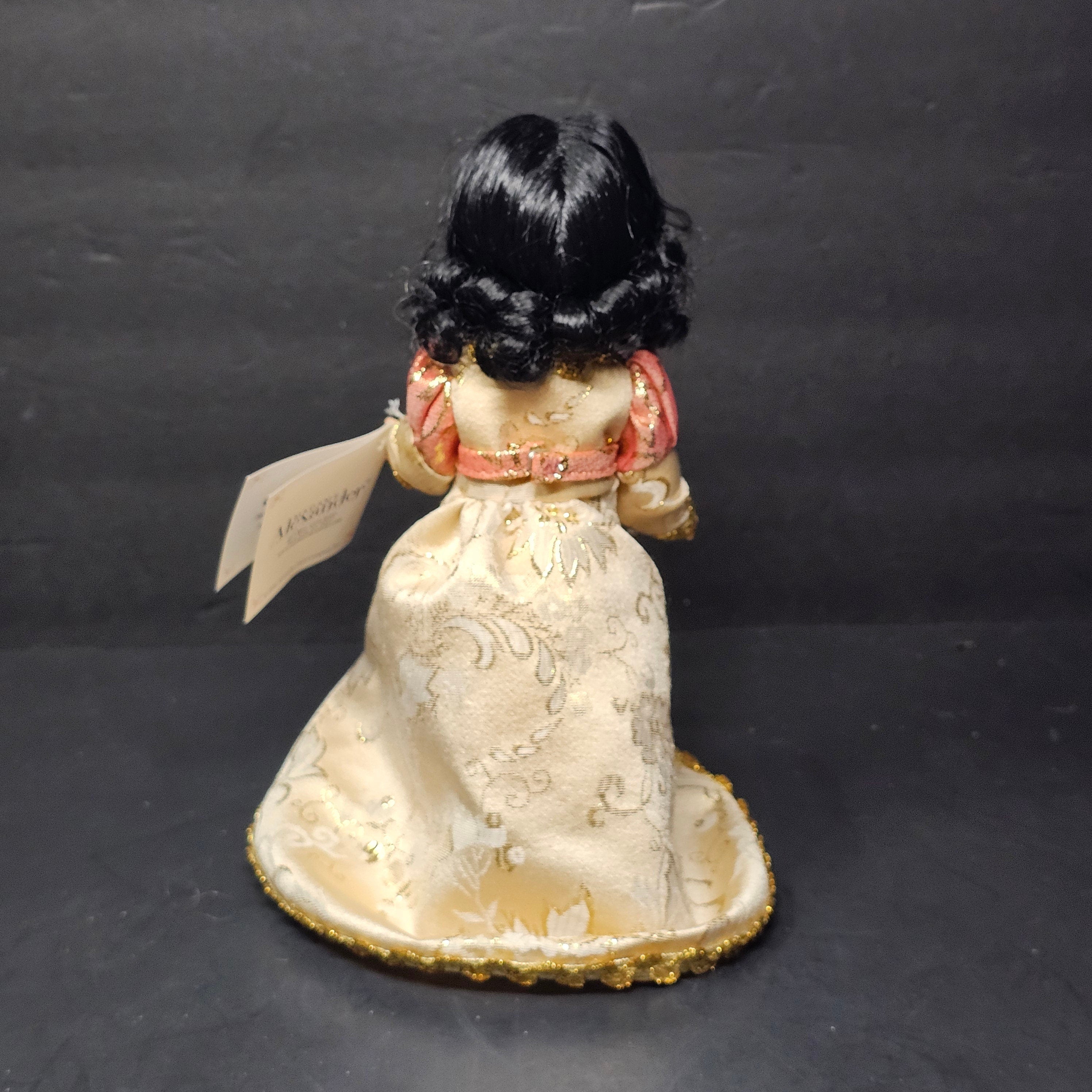 Madame Alexander 8" Golden Girl 2000 Style# 30560