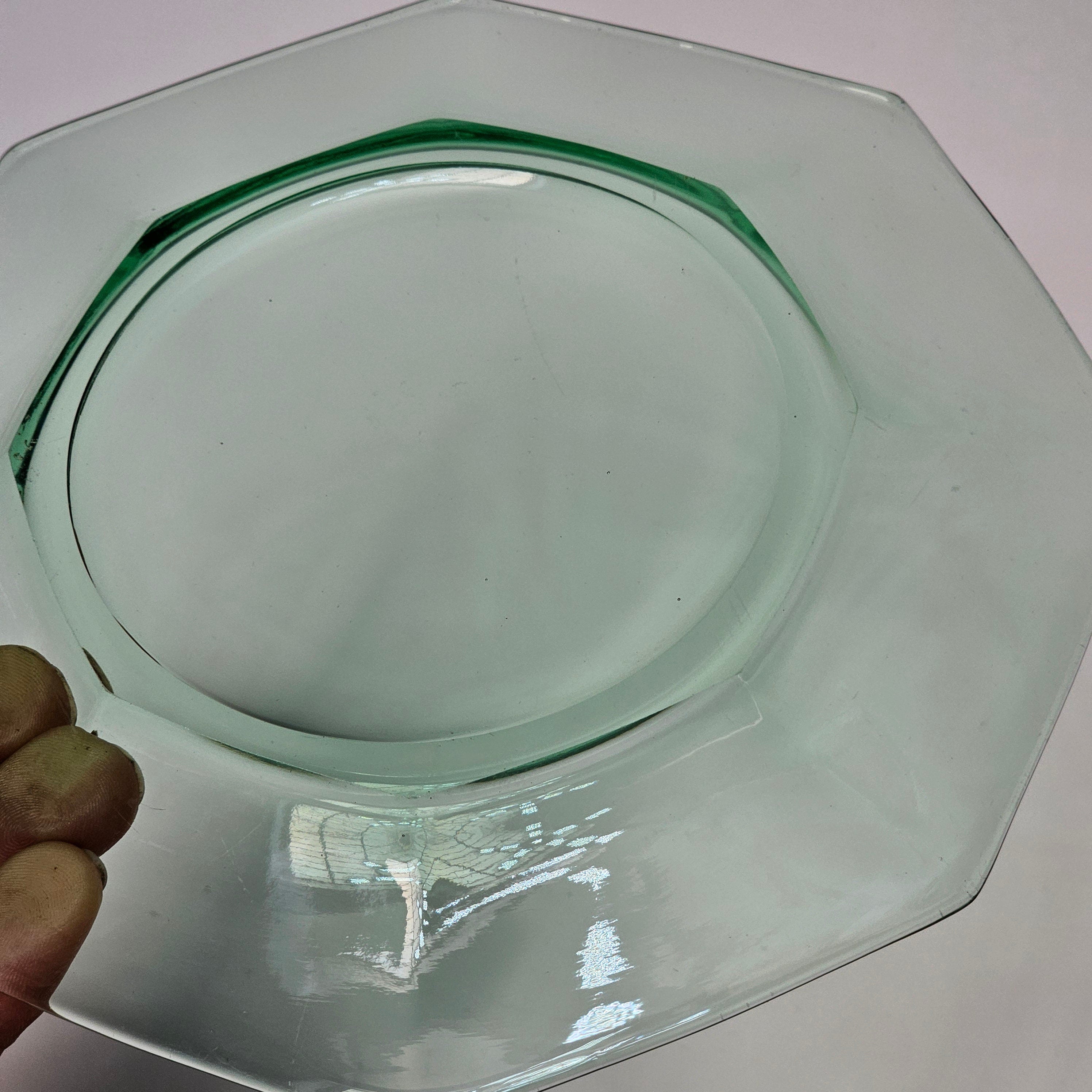 Heisey 7 3/4" Ribbed Octagonal Green Moongleam Glass Salad Dessert Plate