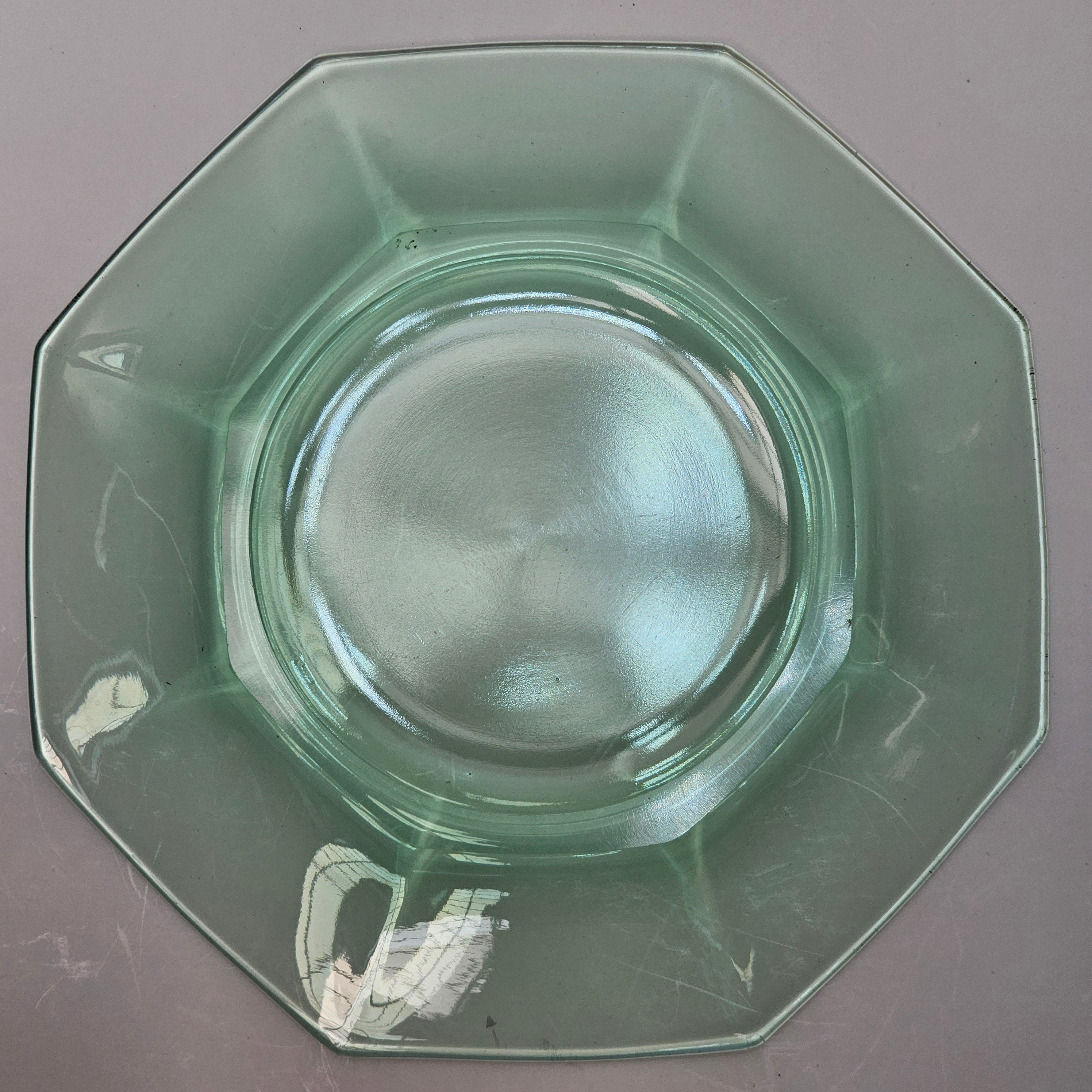 Heisey 7 3/4" Ribbed Octagonal Green Moongleam Glass Salad Dessert Plate
