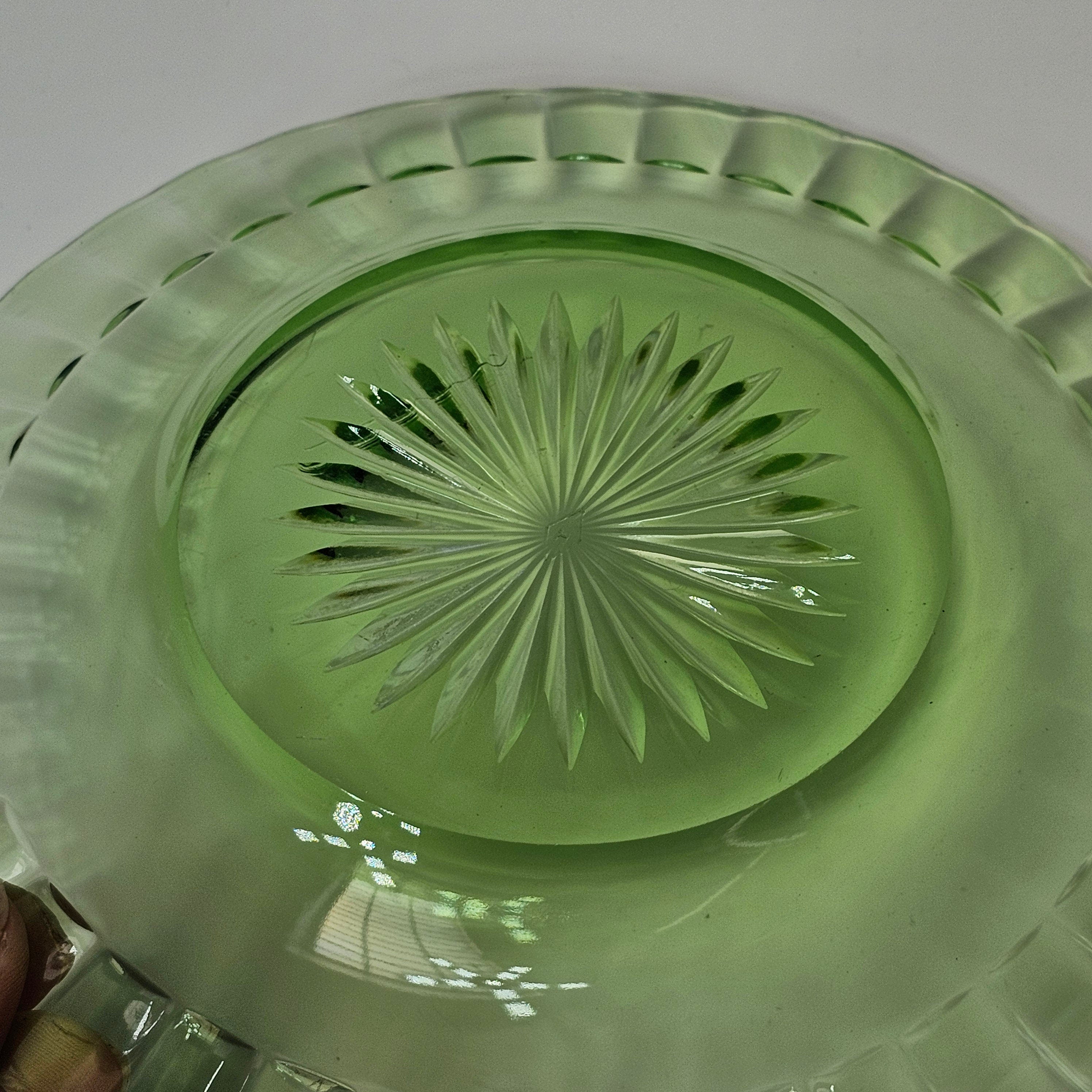 Heisey 7 1/2" Salad Plate Fluted Border Green Moongleam