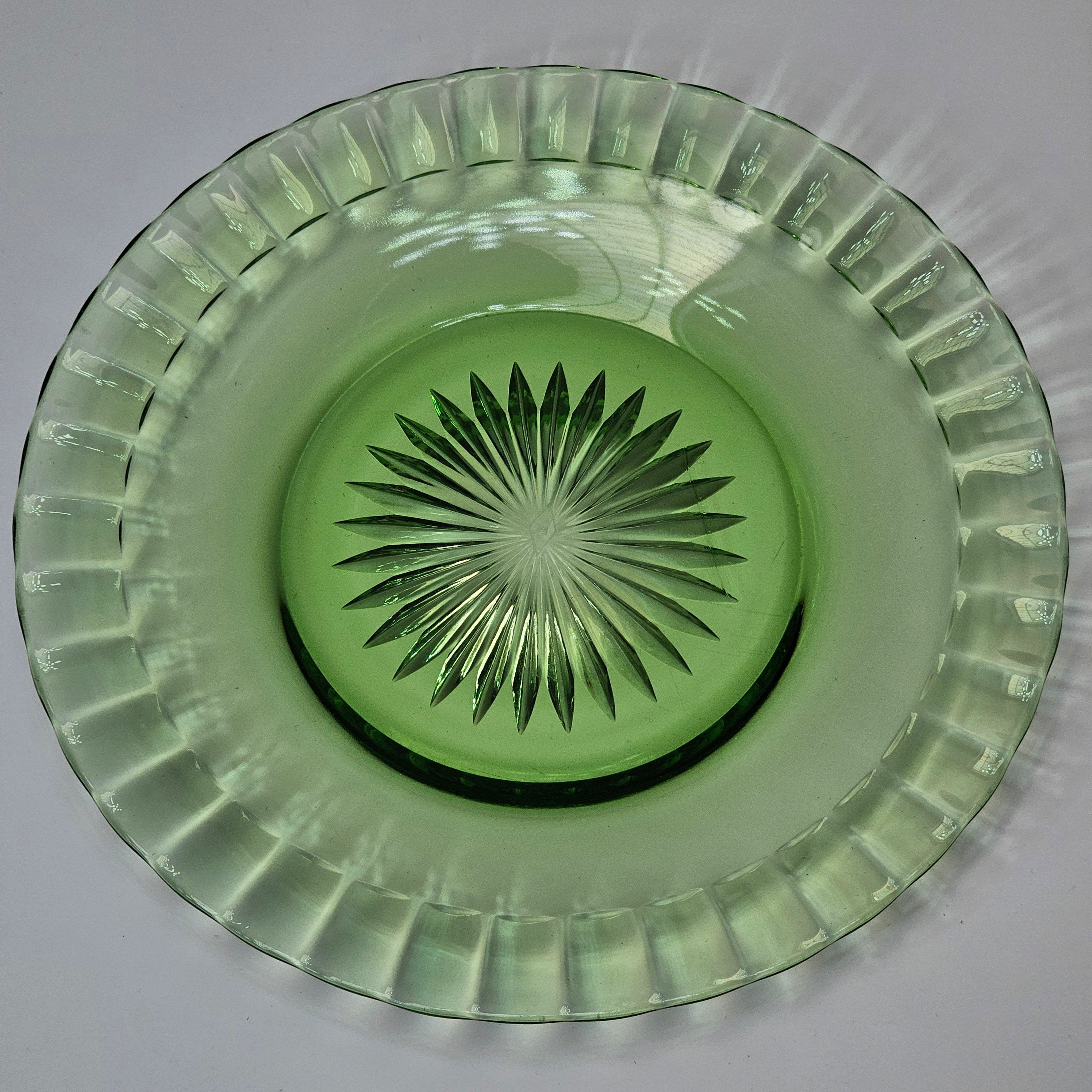 Heisey 7 1/2" Salad Plate Fluted Border Green Moongleam
